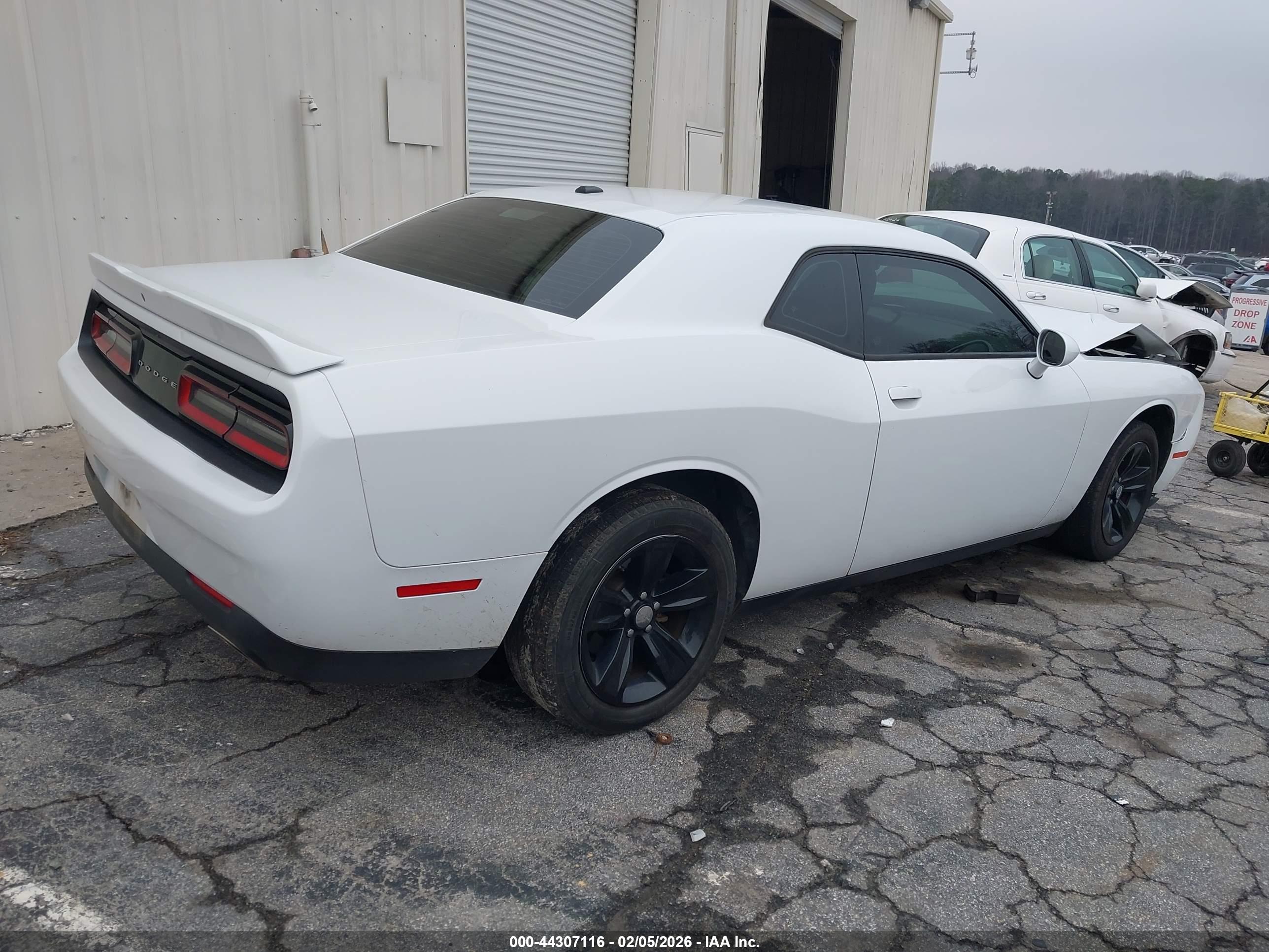 DODGE CHALLENGER image 4