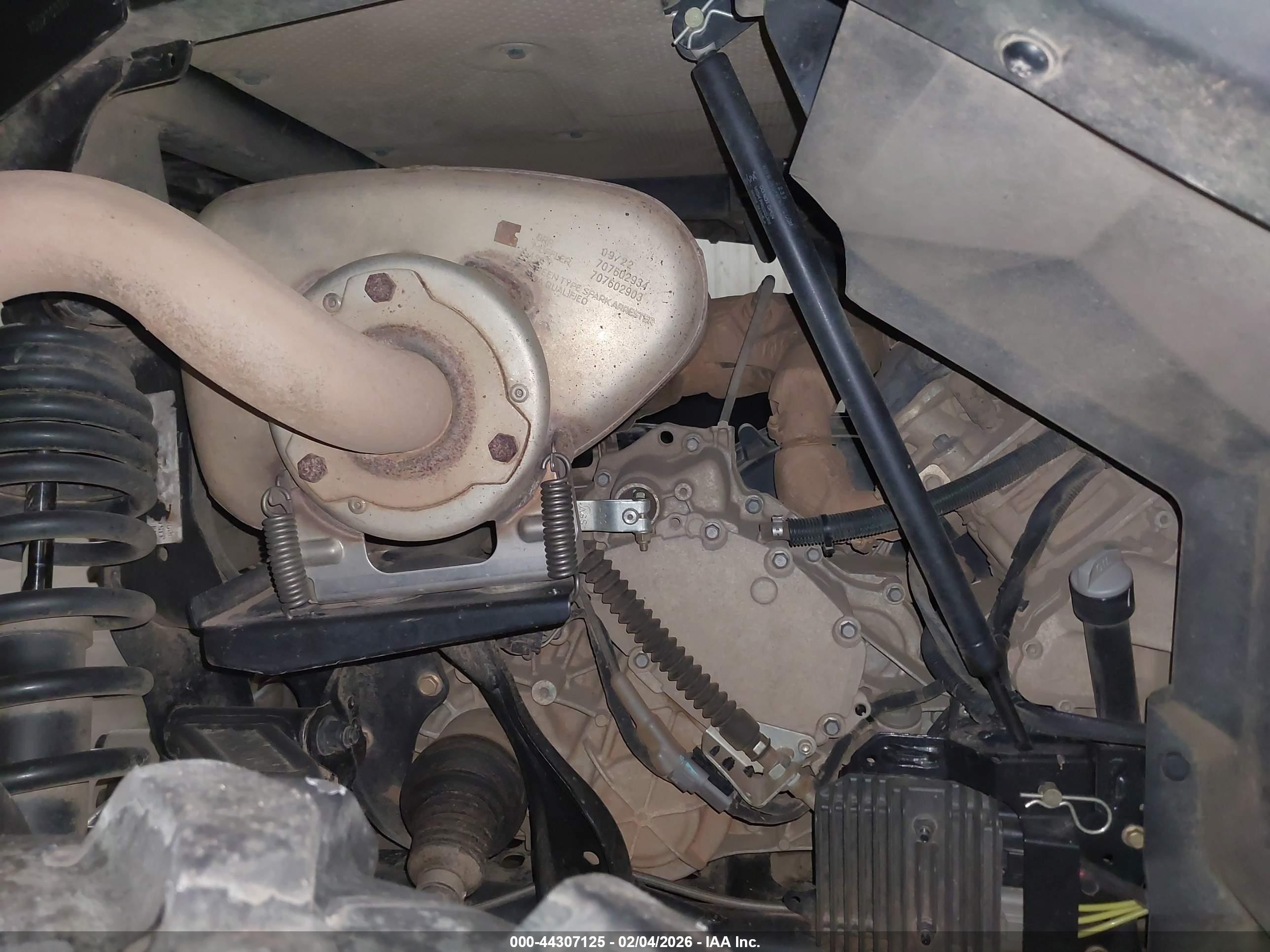 CAN-AM COMMANDER image 8