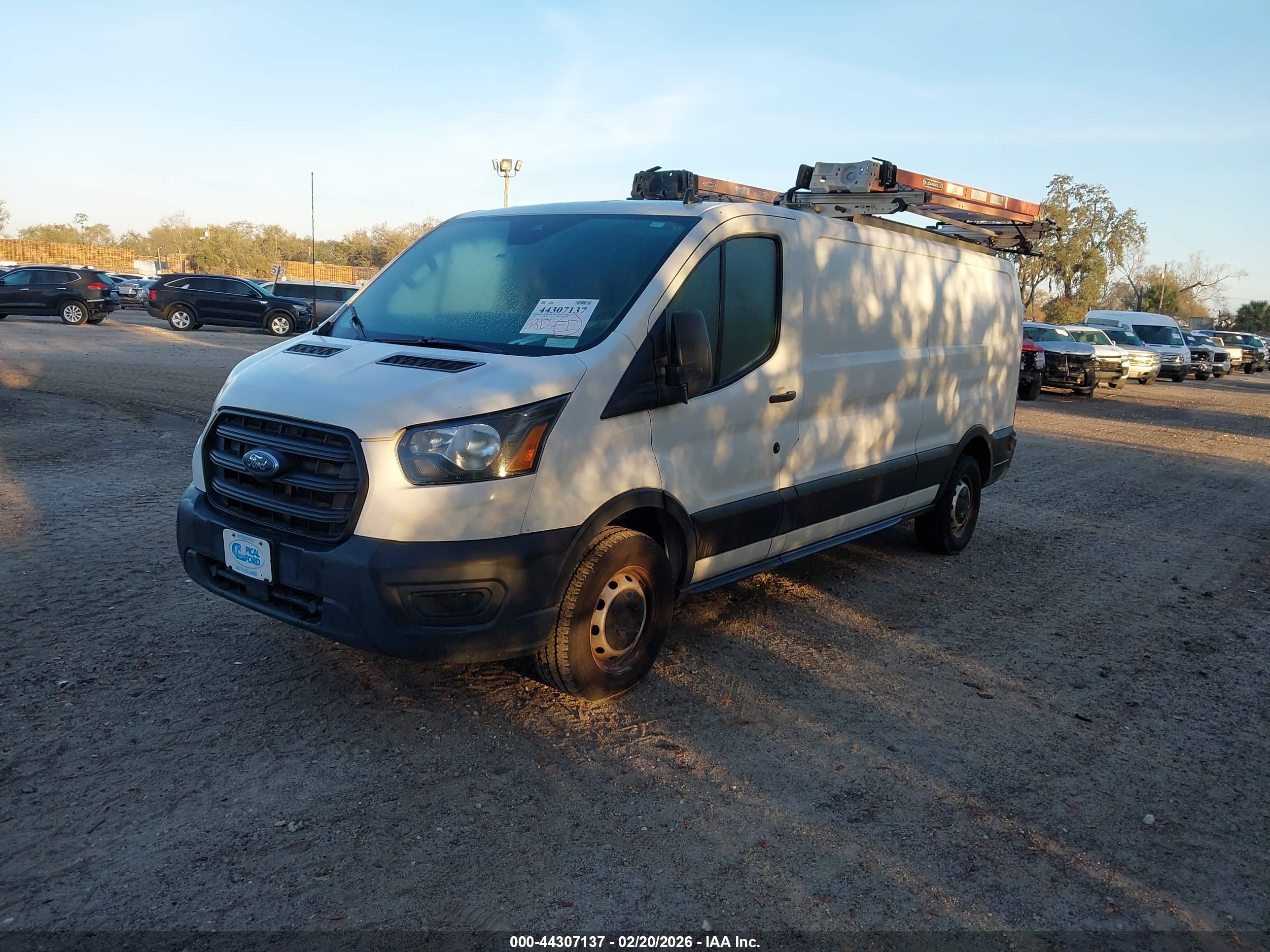 FORD TRANSIT-250 image 2