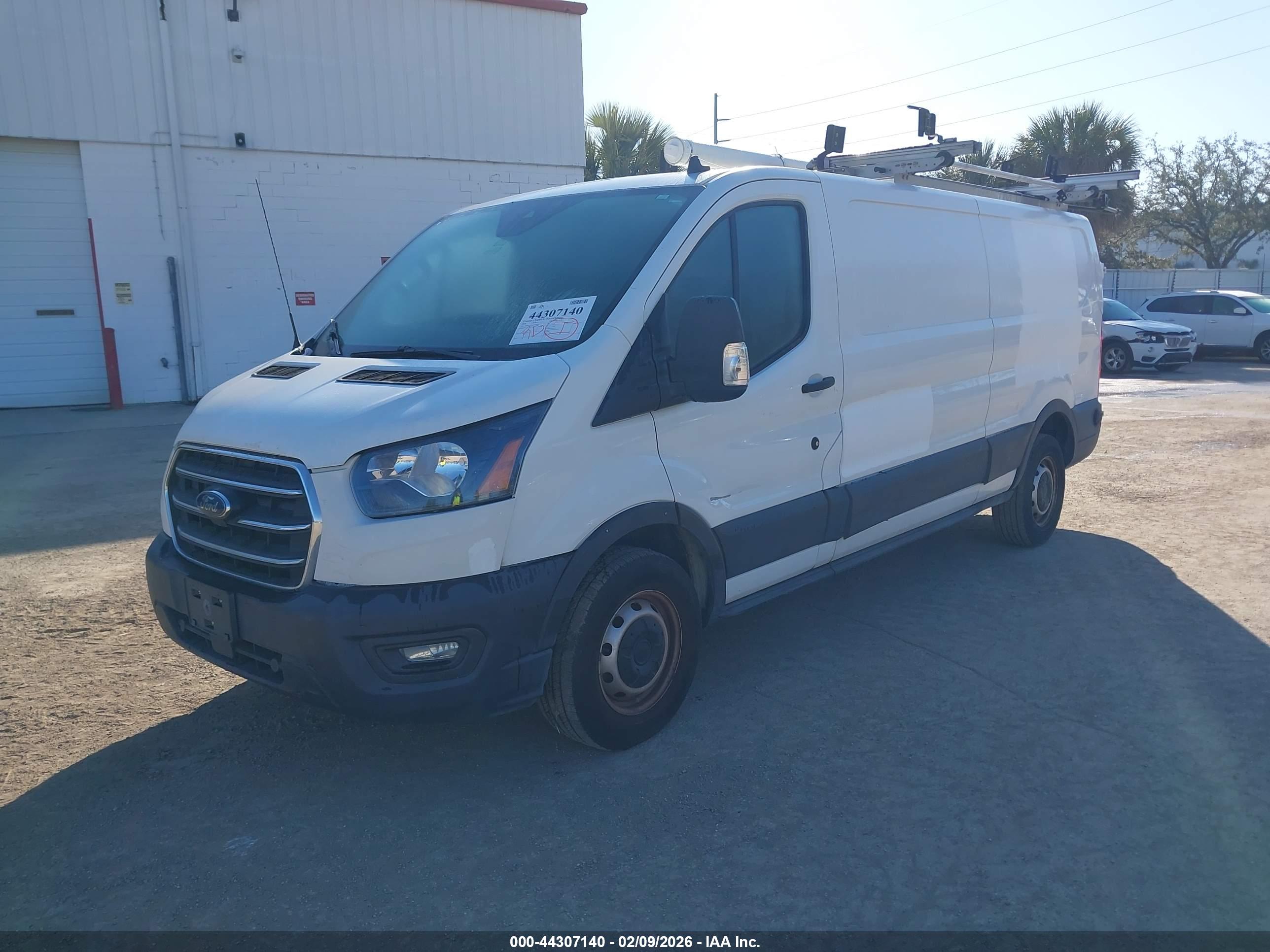FORD TRANSIT-250 image 2
