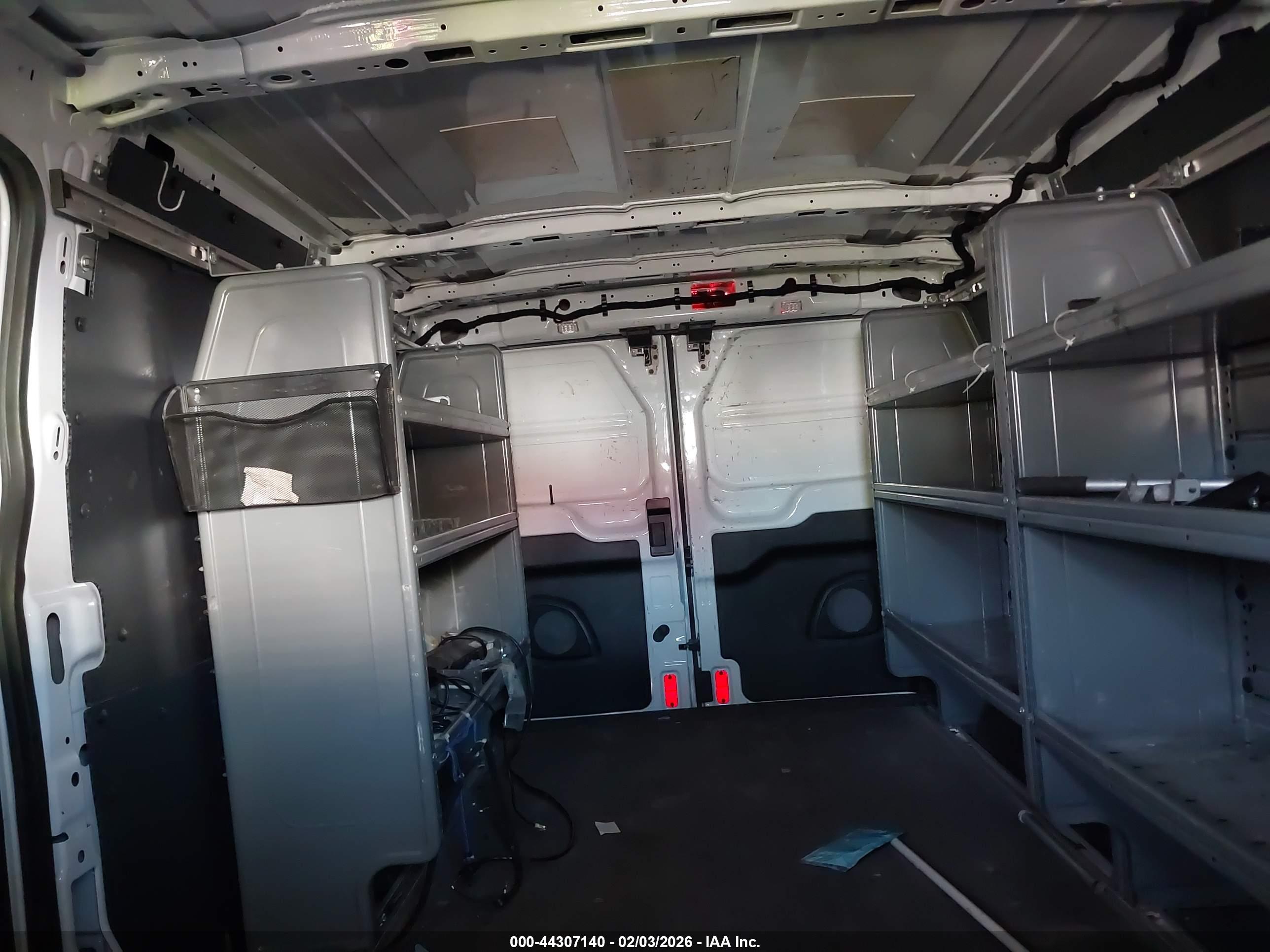 FORD TRANSIT-250 image 8