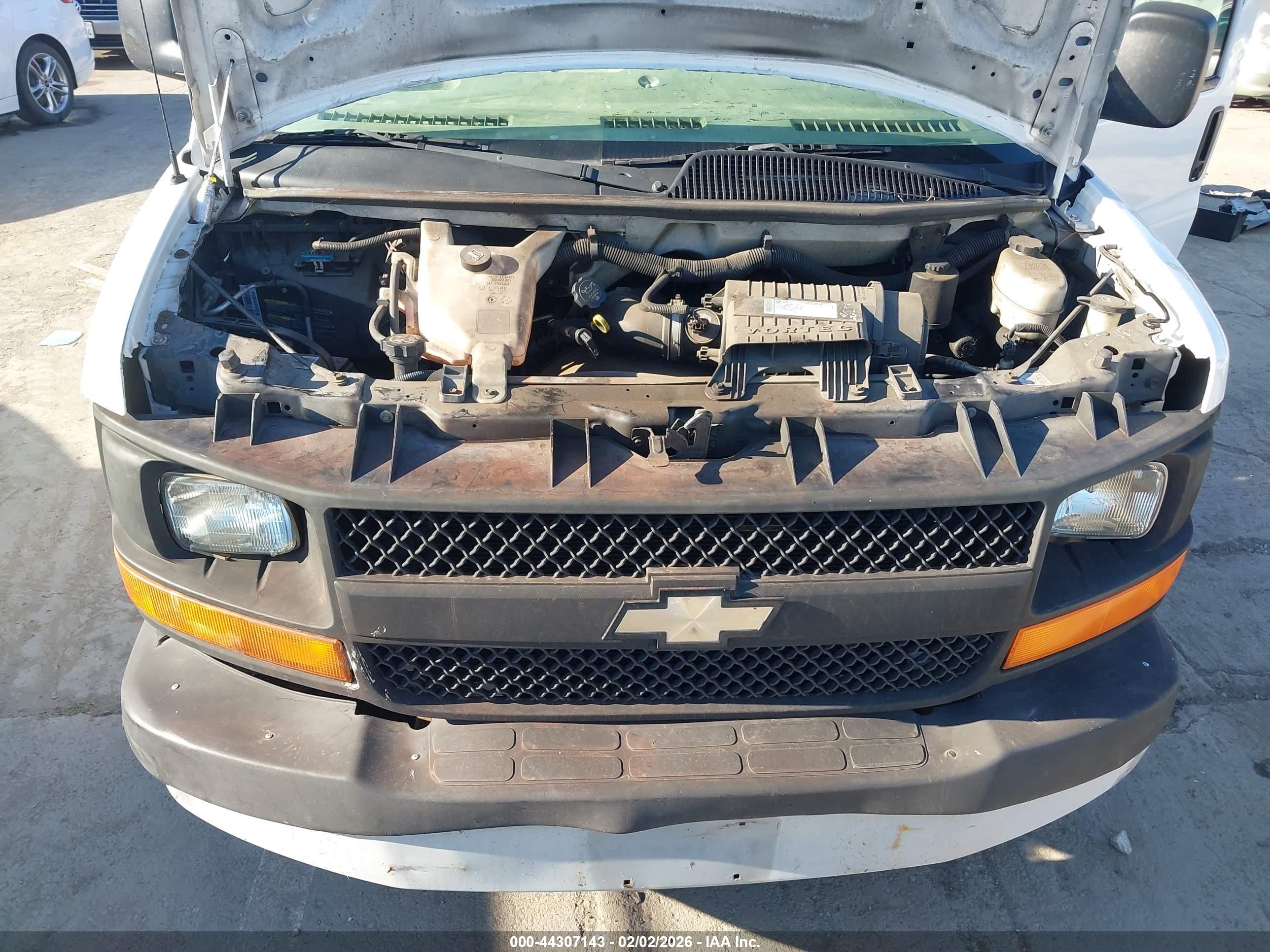 CHEVROLET EXPRESS image 10