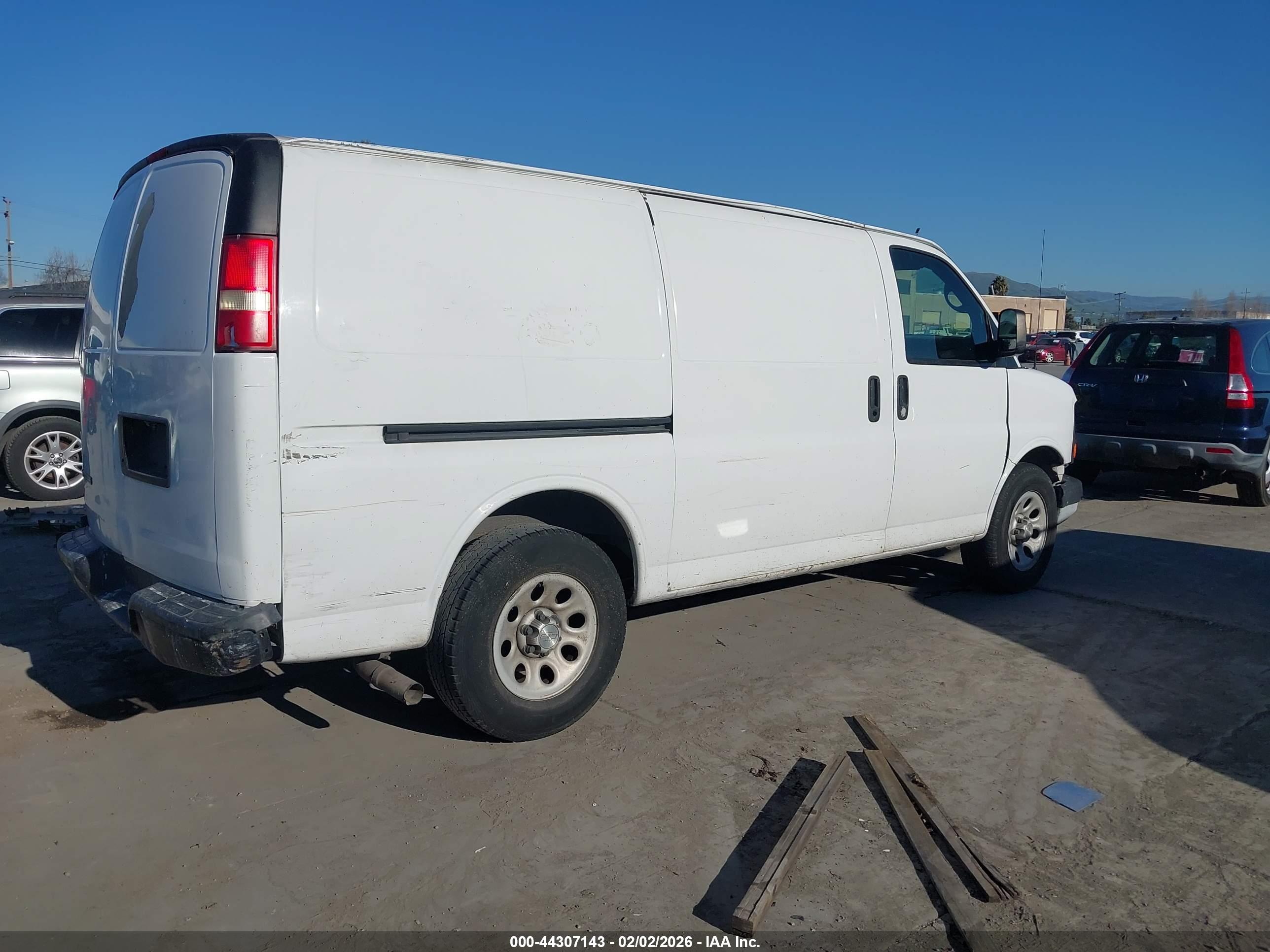 CHEVROLET EXPRESS image 4