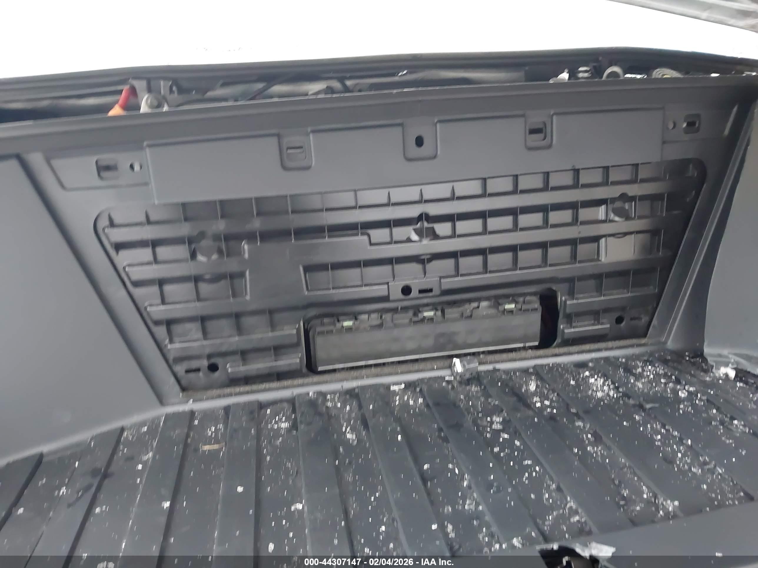 TESLA CYBERTRUCK image 10