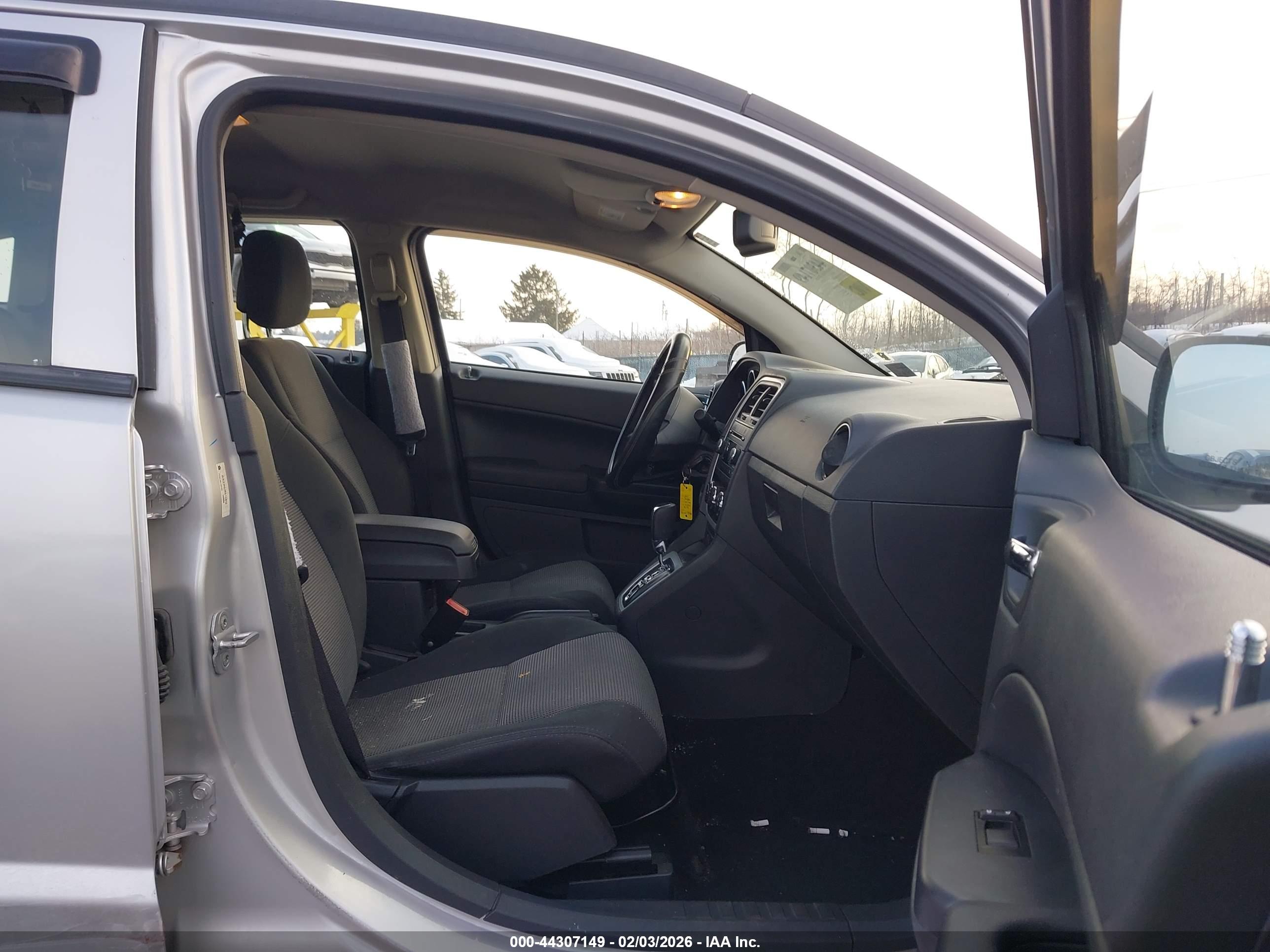 DODGE CALIBER image 5