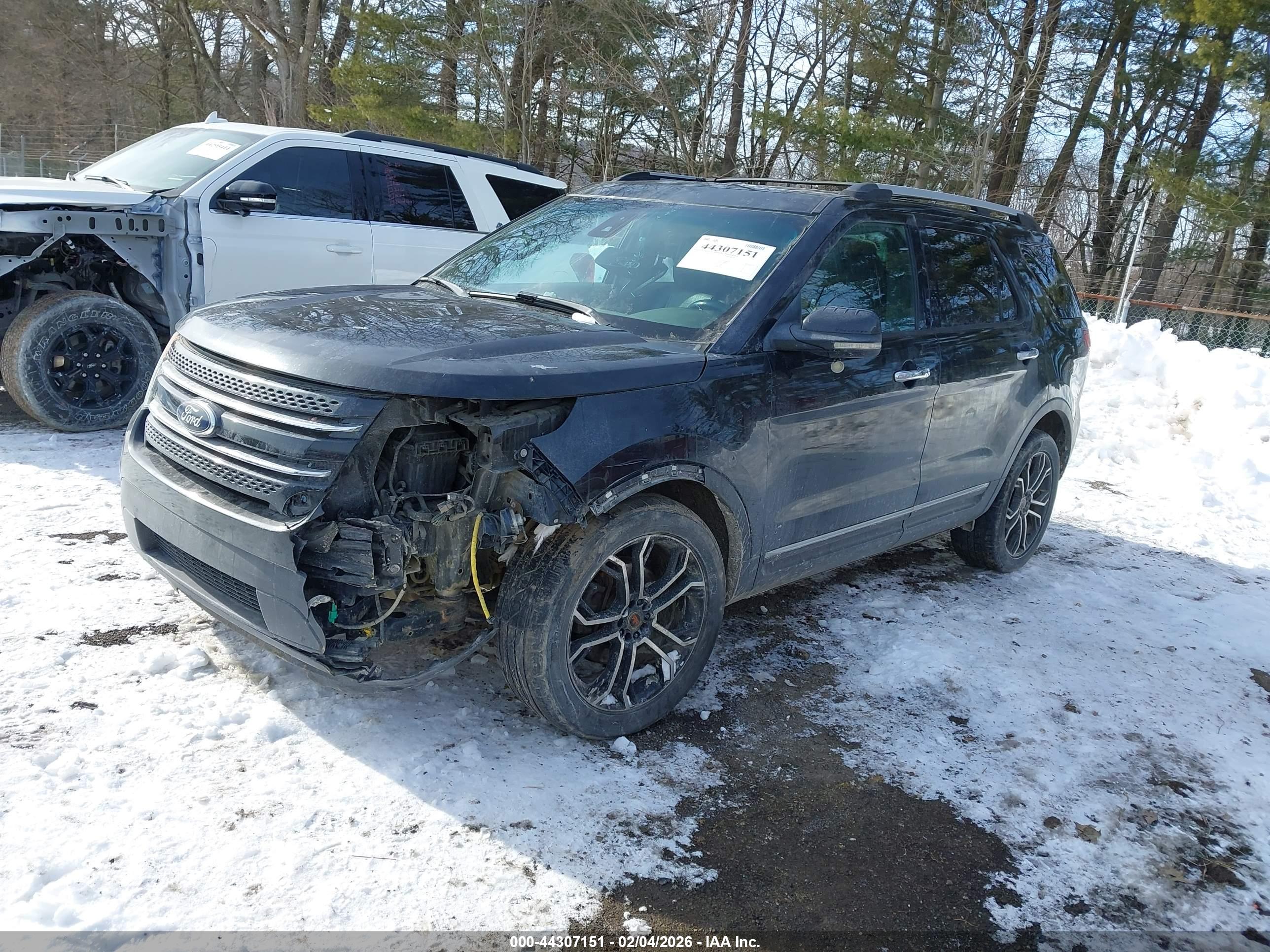 FORD EXPLORER image 2