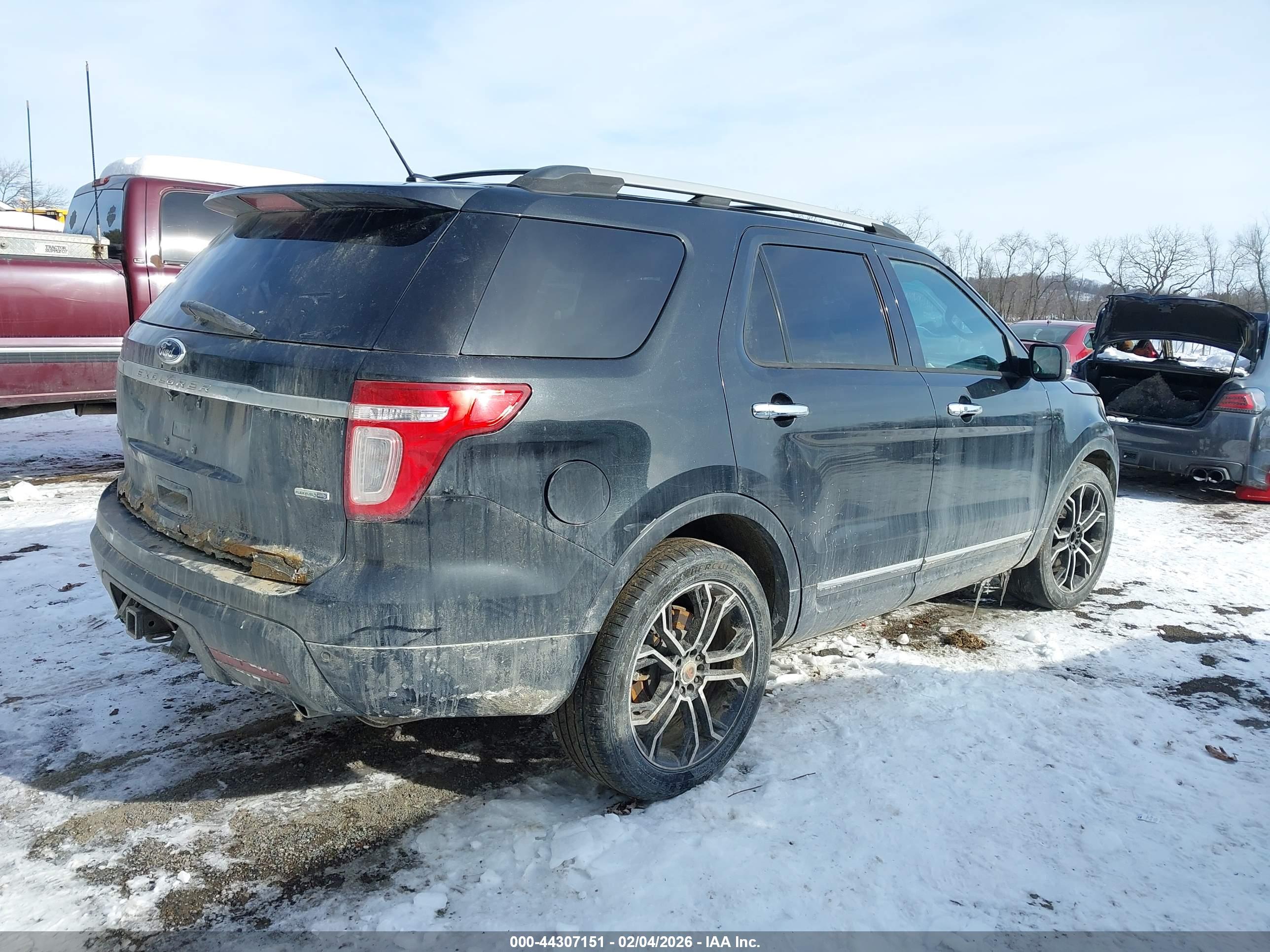 FORD EXPLORER image 4