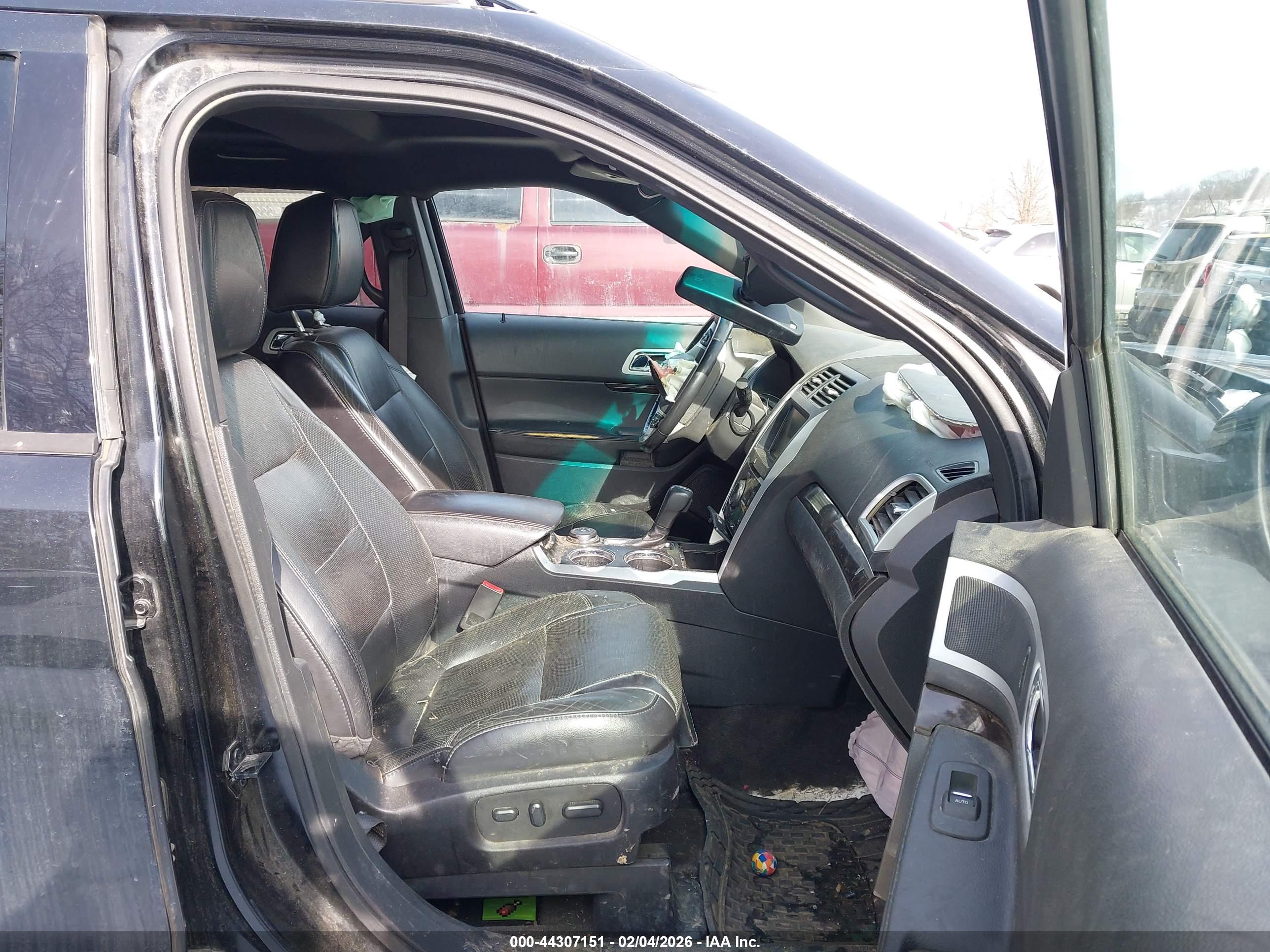 FORD EXPLORER image 5