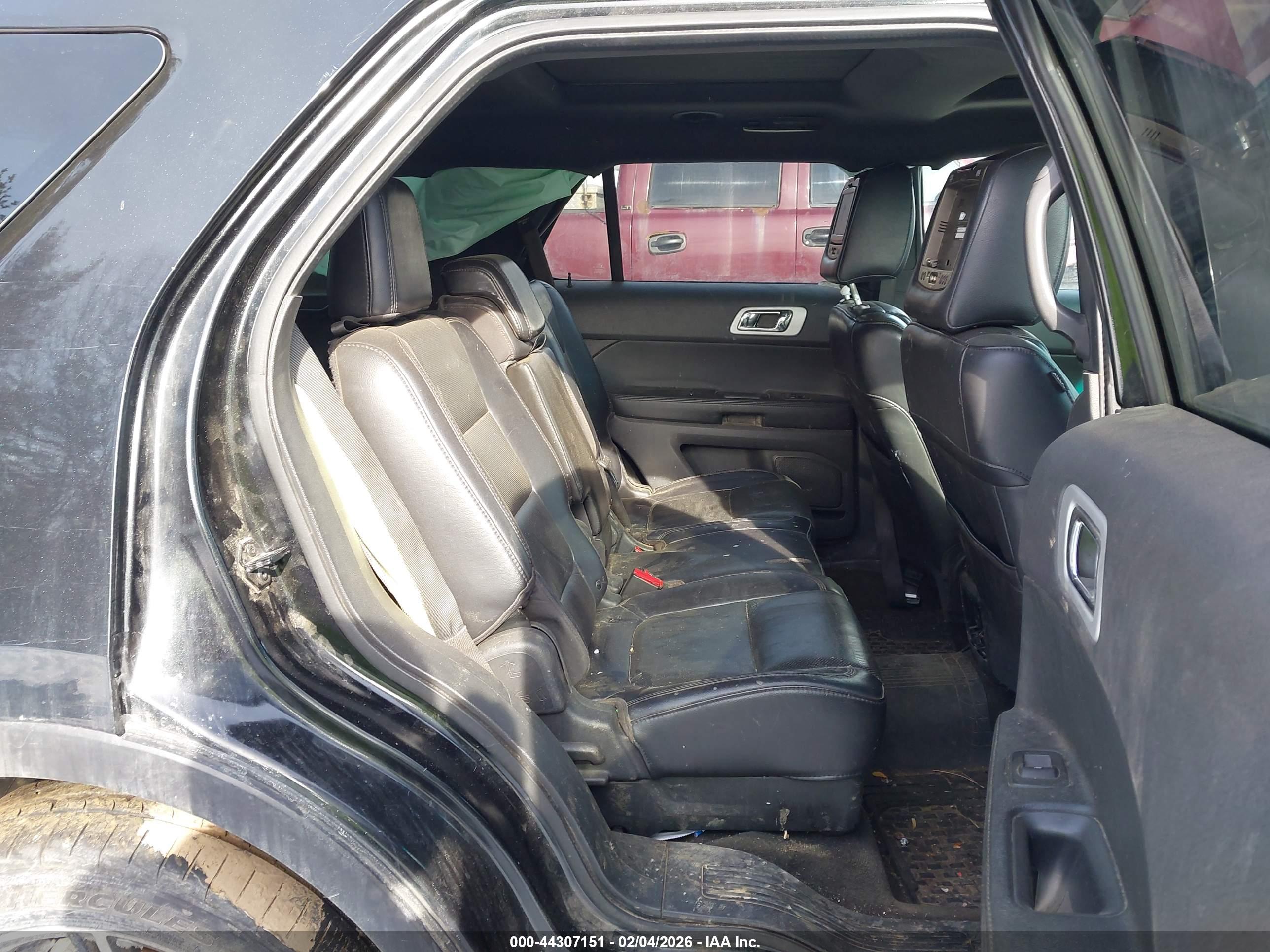 FORD EXPLORER image 8