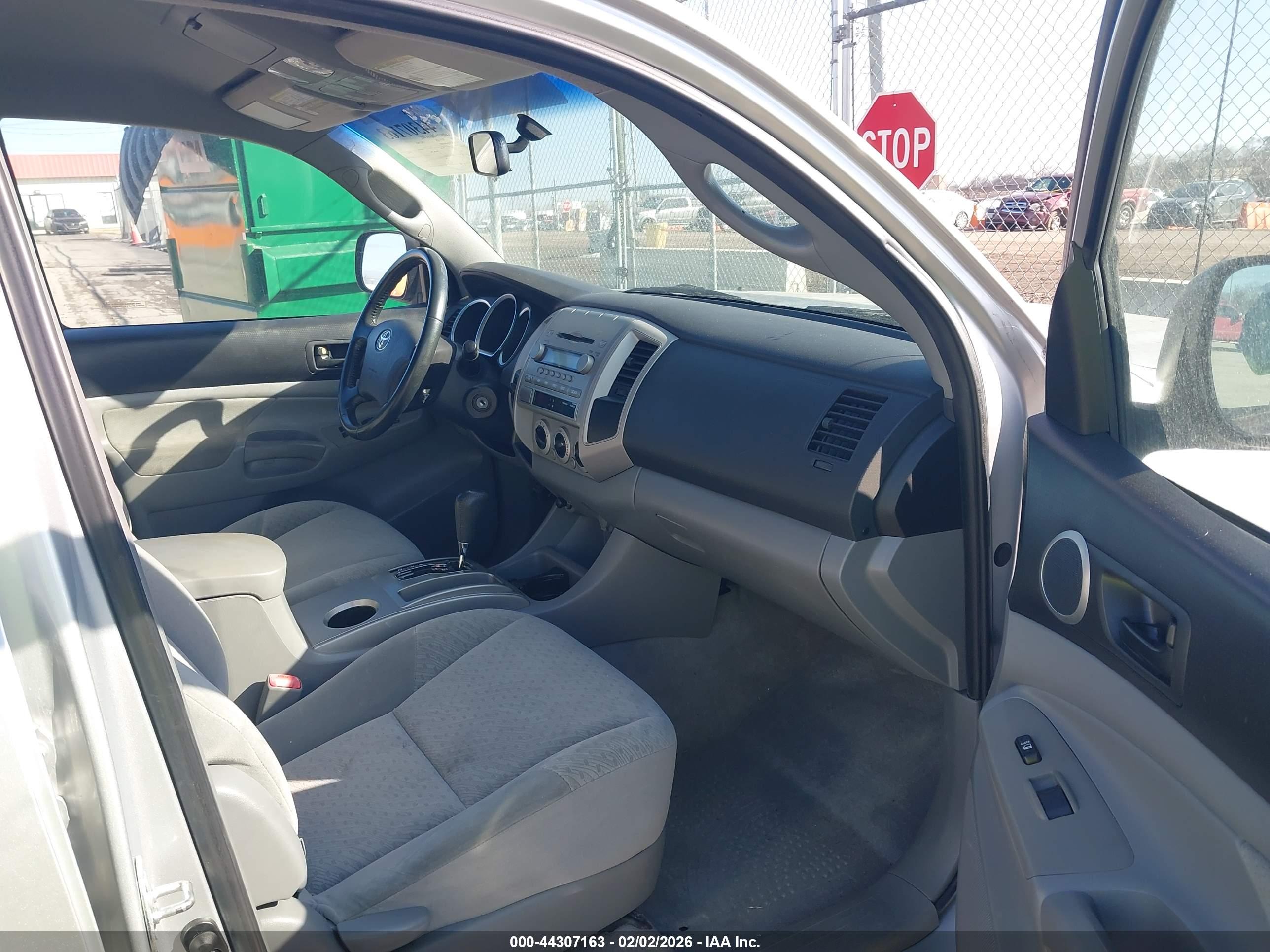 TOYOTA TACOMA image 5