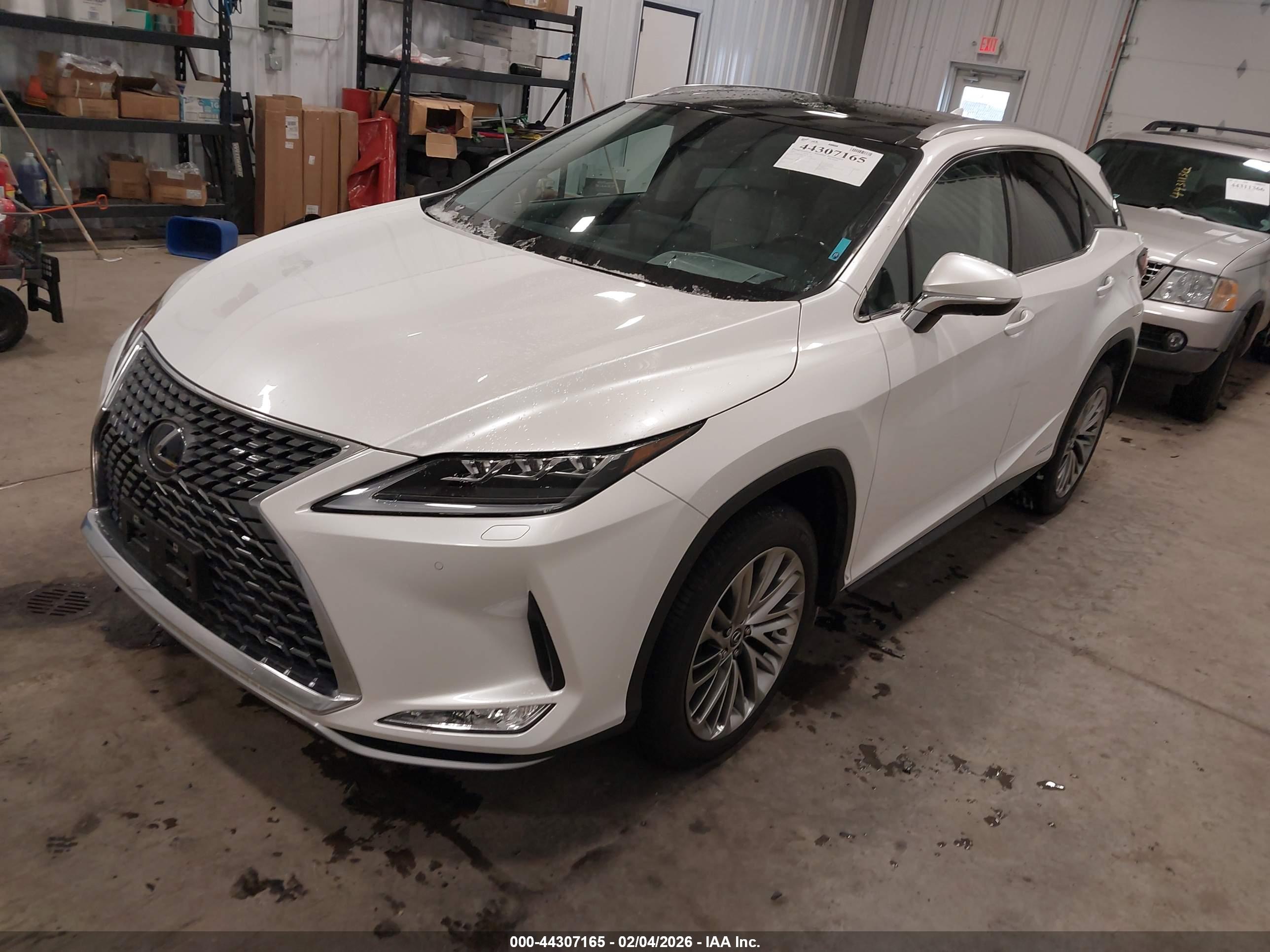 LEXUS RX image 2