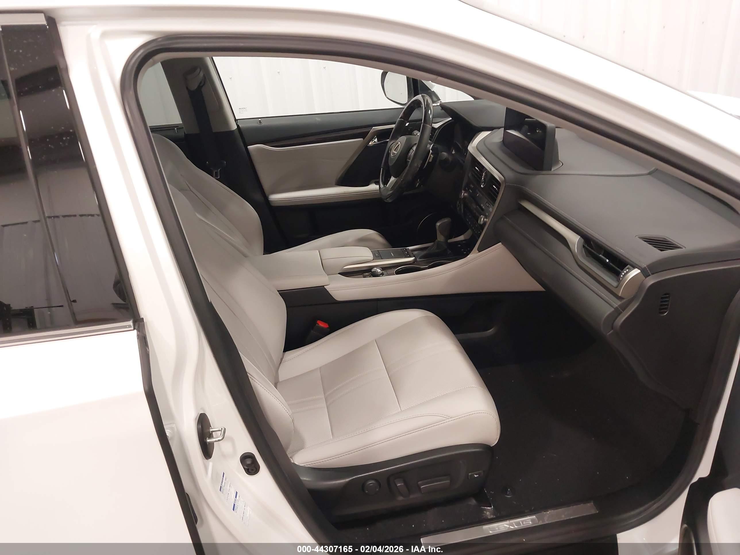 LEXUS RX image 5