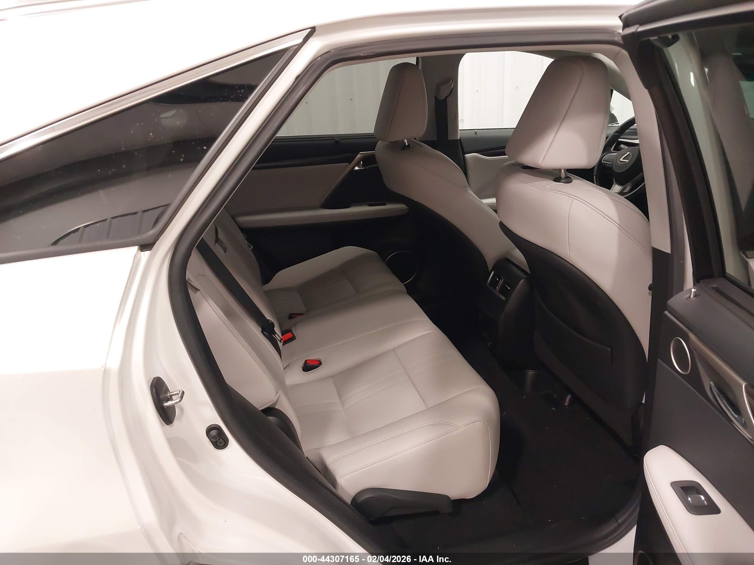 LEXUS RX image 8