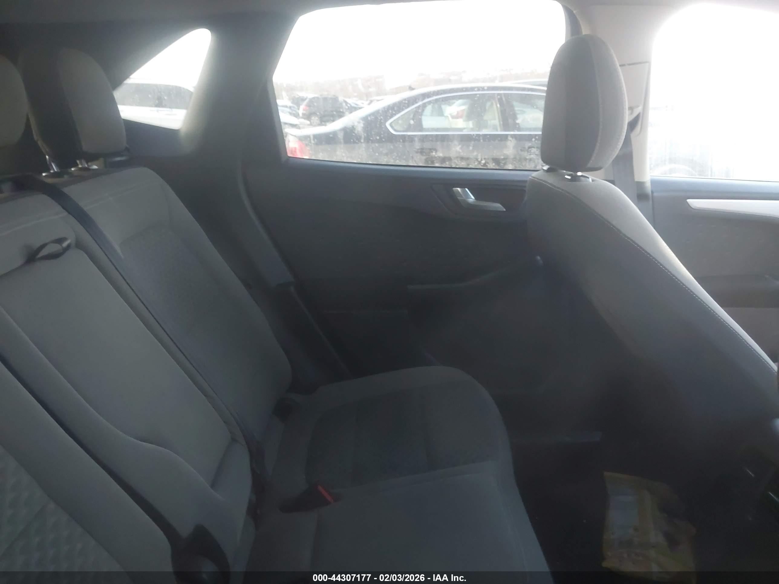 FORD ESCAPE image 8