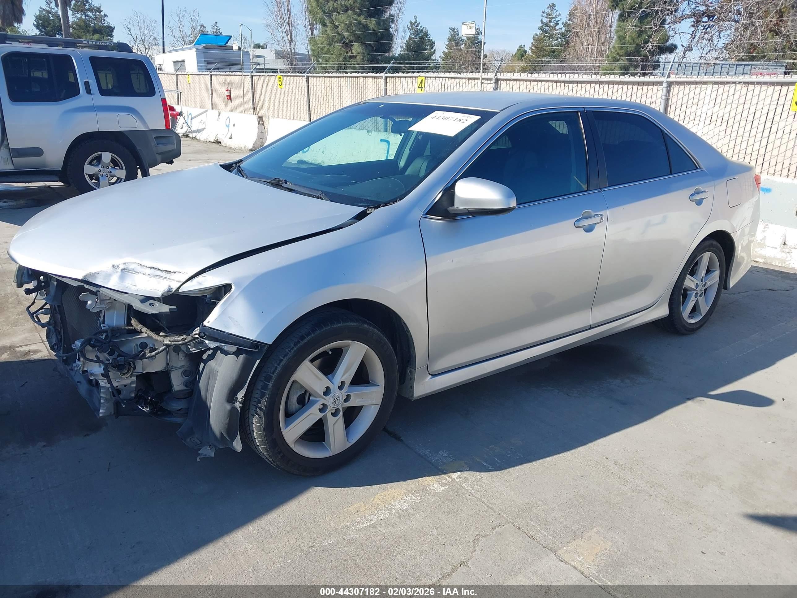 TOYOTA CAMRY image 2