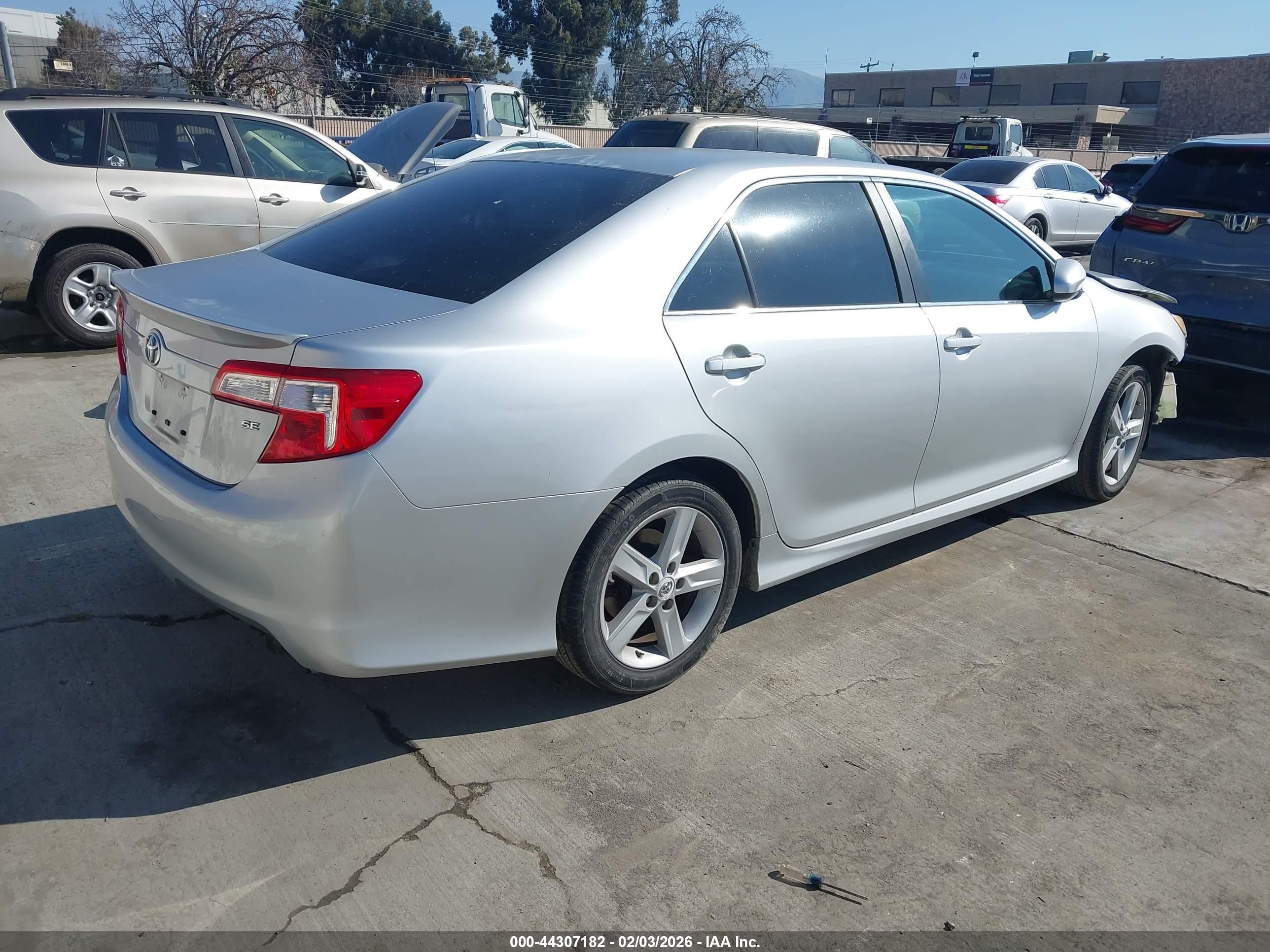 TOYOTA CAMRY image 4