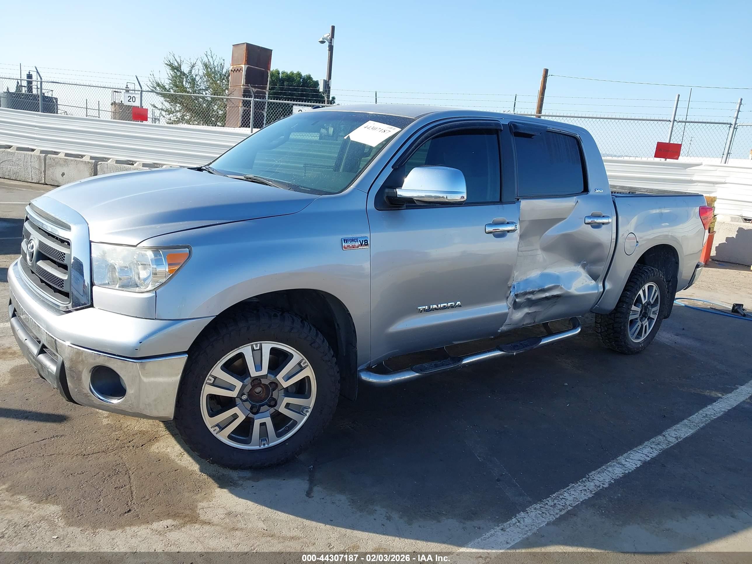 TOYOTA TUNDRA image 6