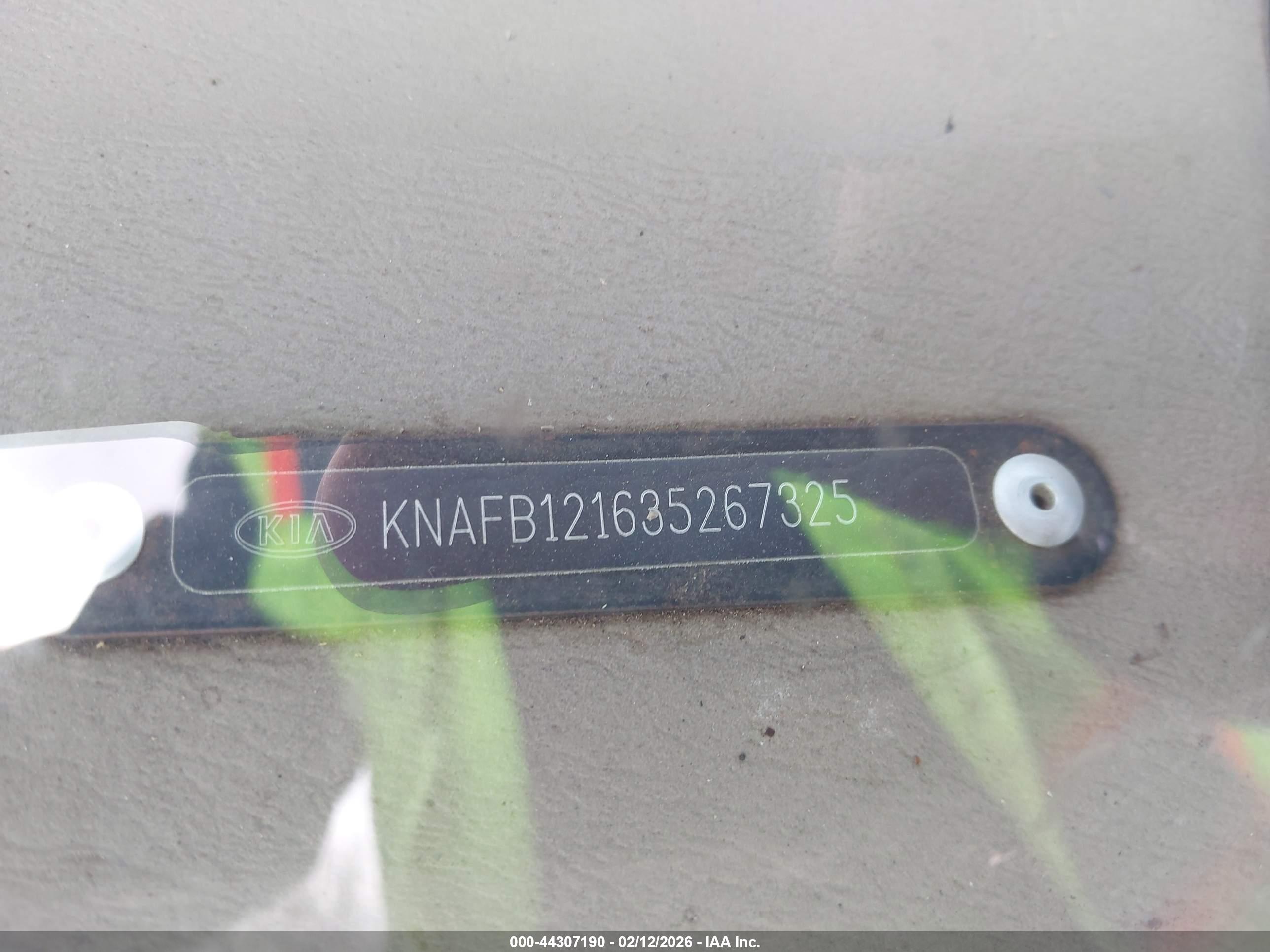 KIA SPECTRA image 9