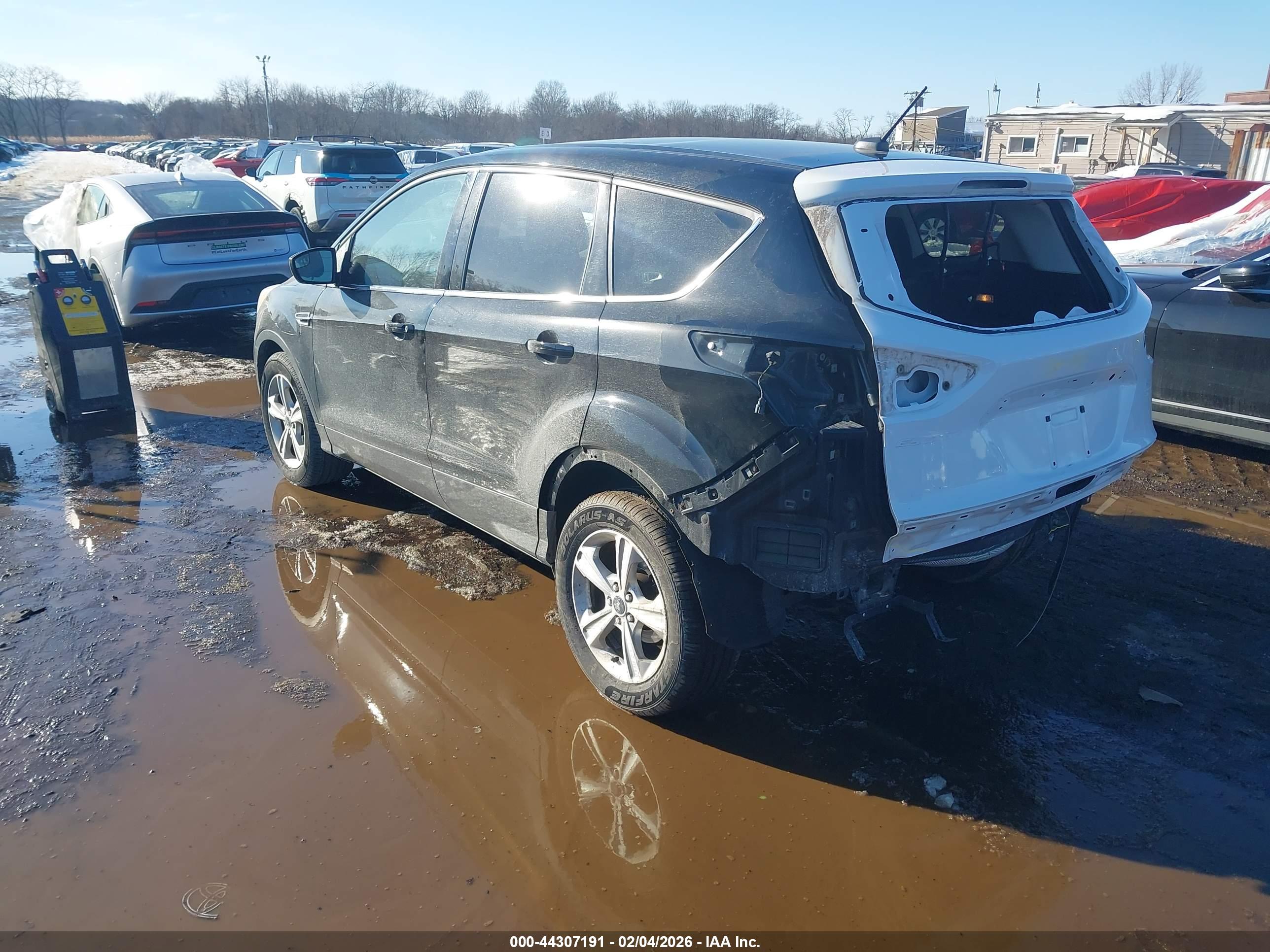 FORD ESCAPE image 3