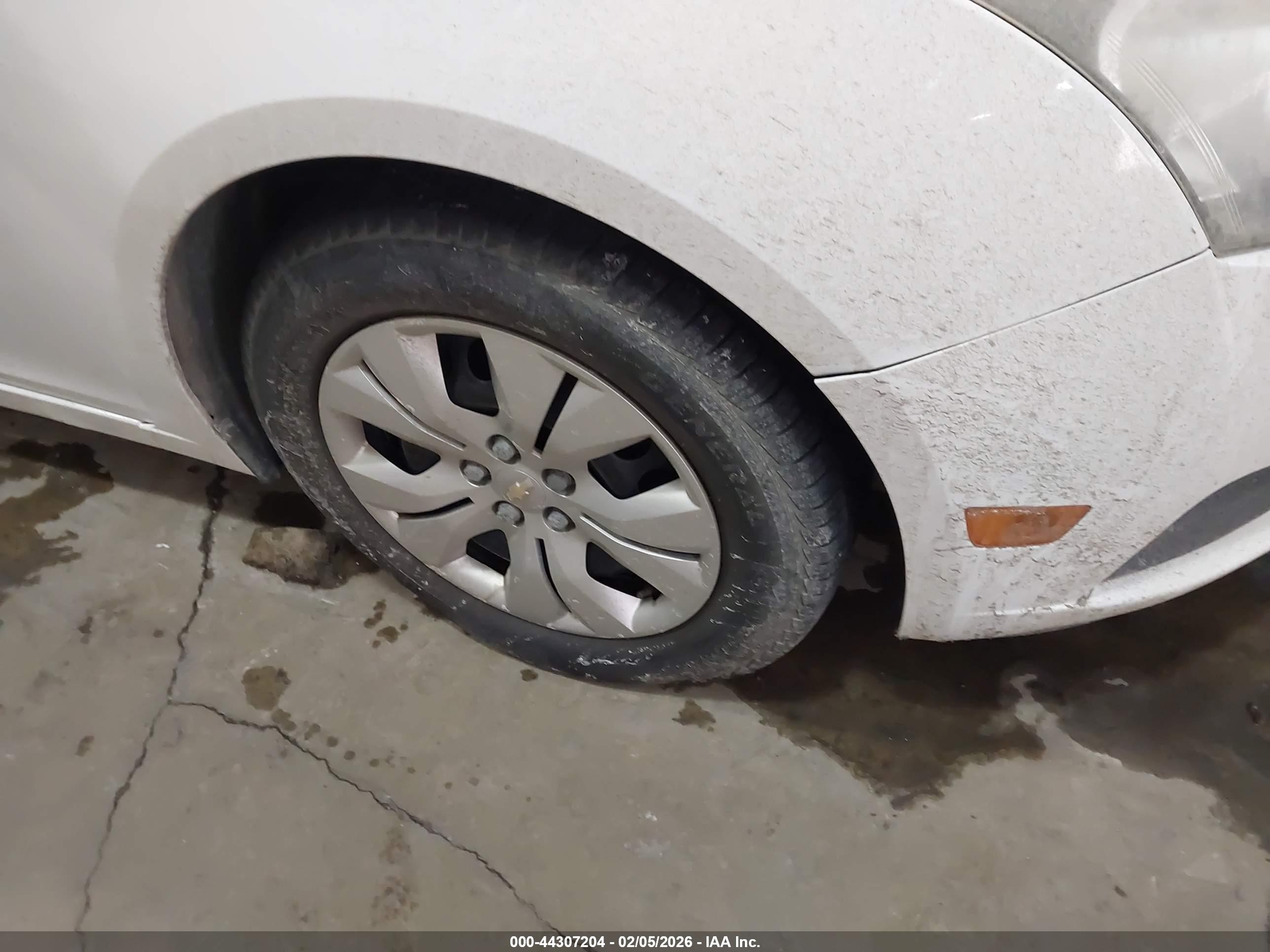 CHEVROLET CRUZE image 6