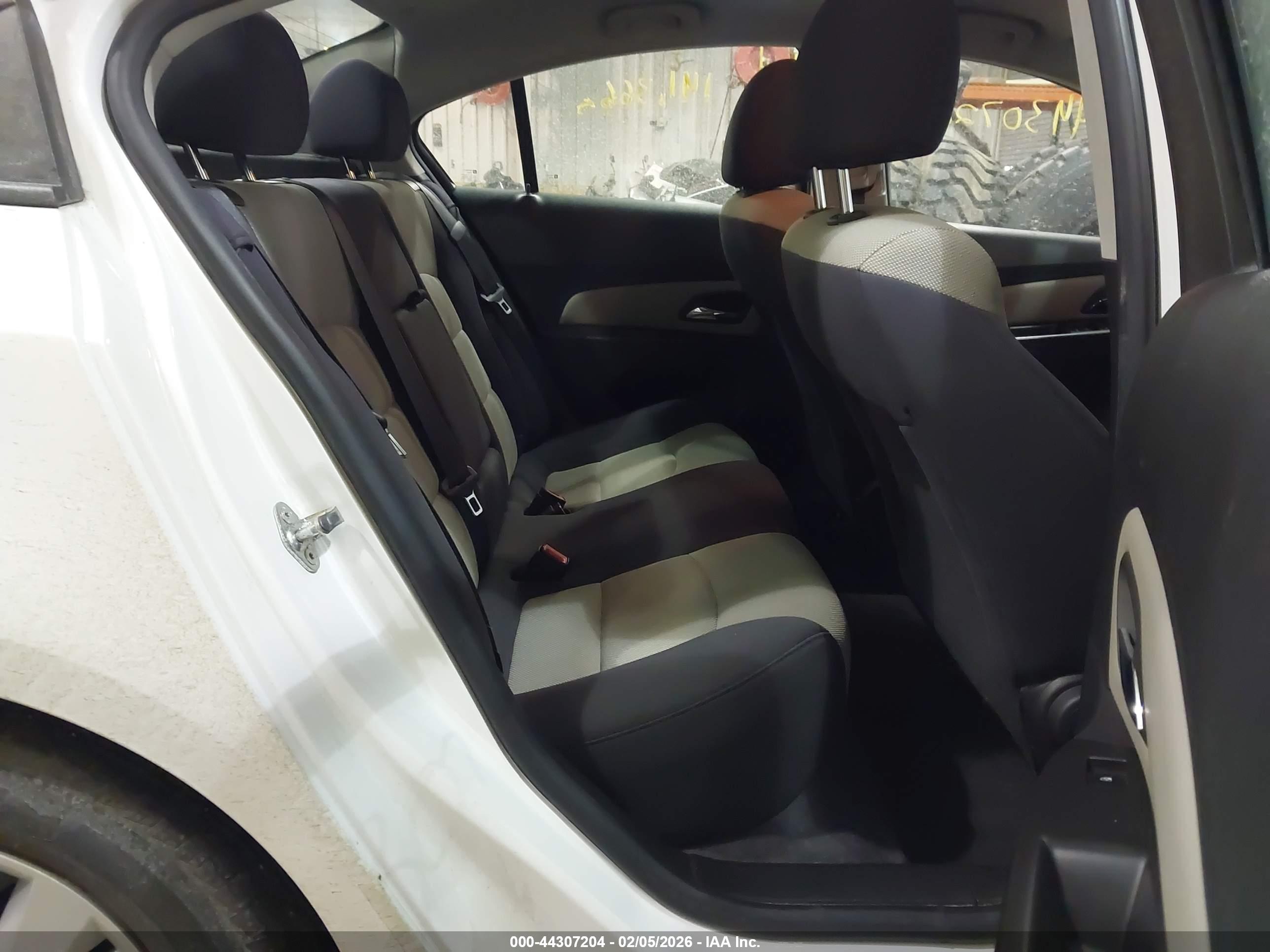 CHEVROLET CRUZE image 8