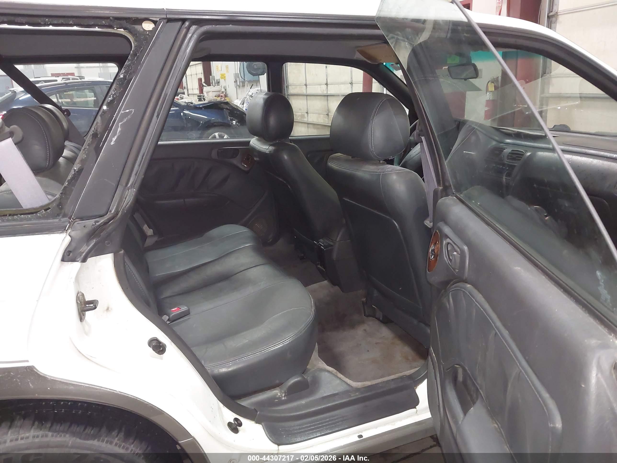 SUBARU LEGACY image 8