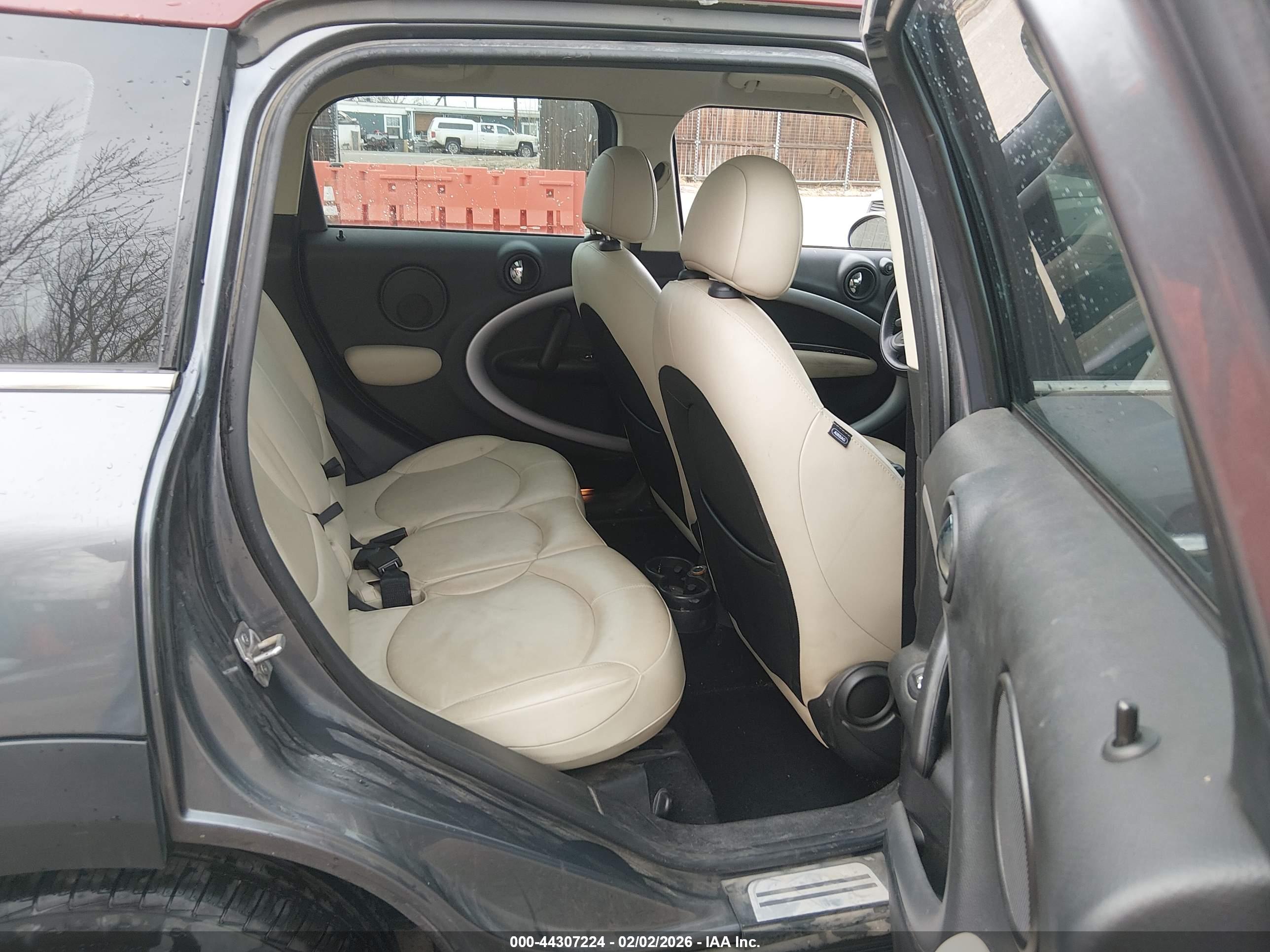 MINI COUNTRYMAN image 8