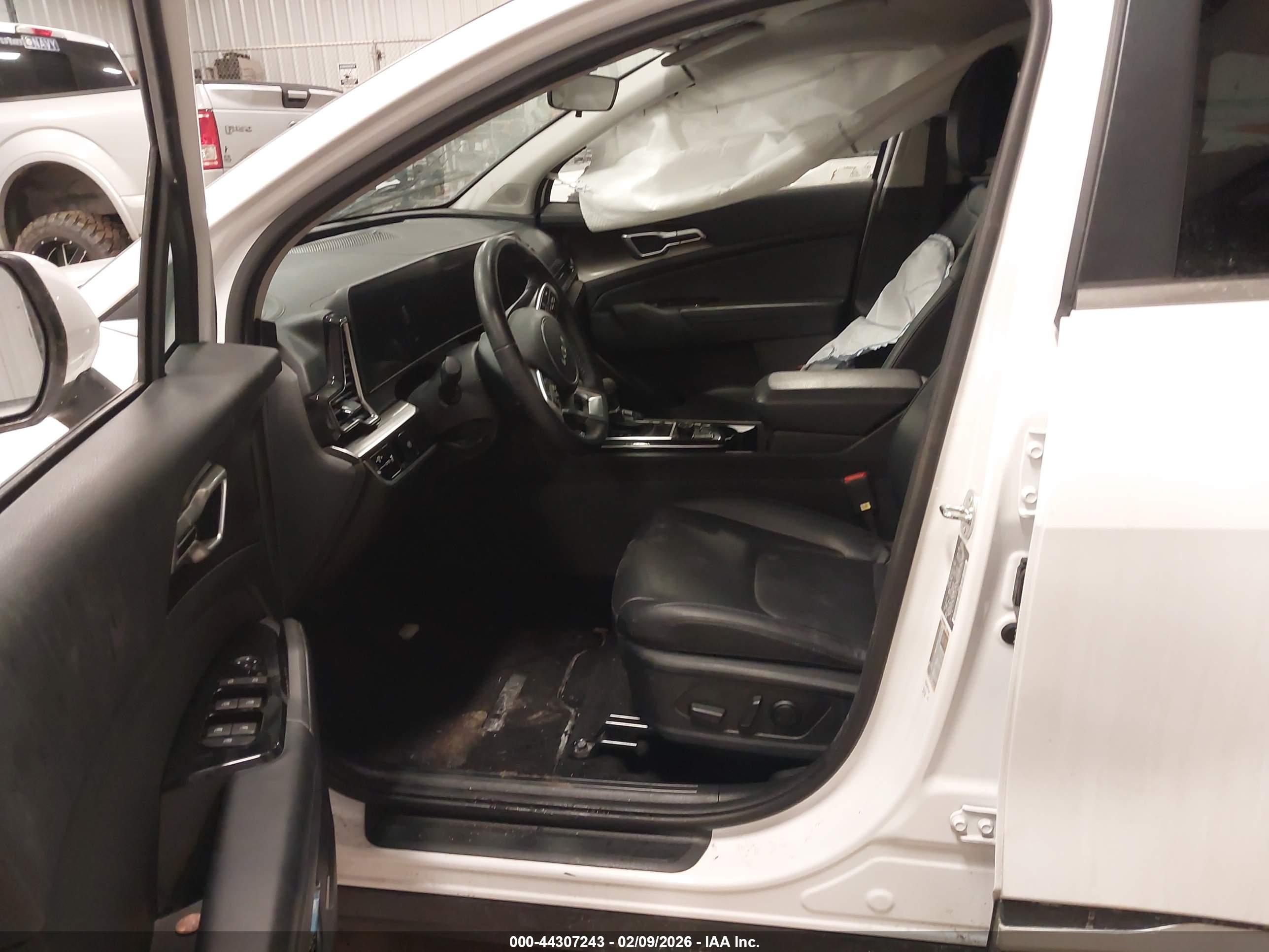 KIA SPORTAGE image 5