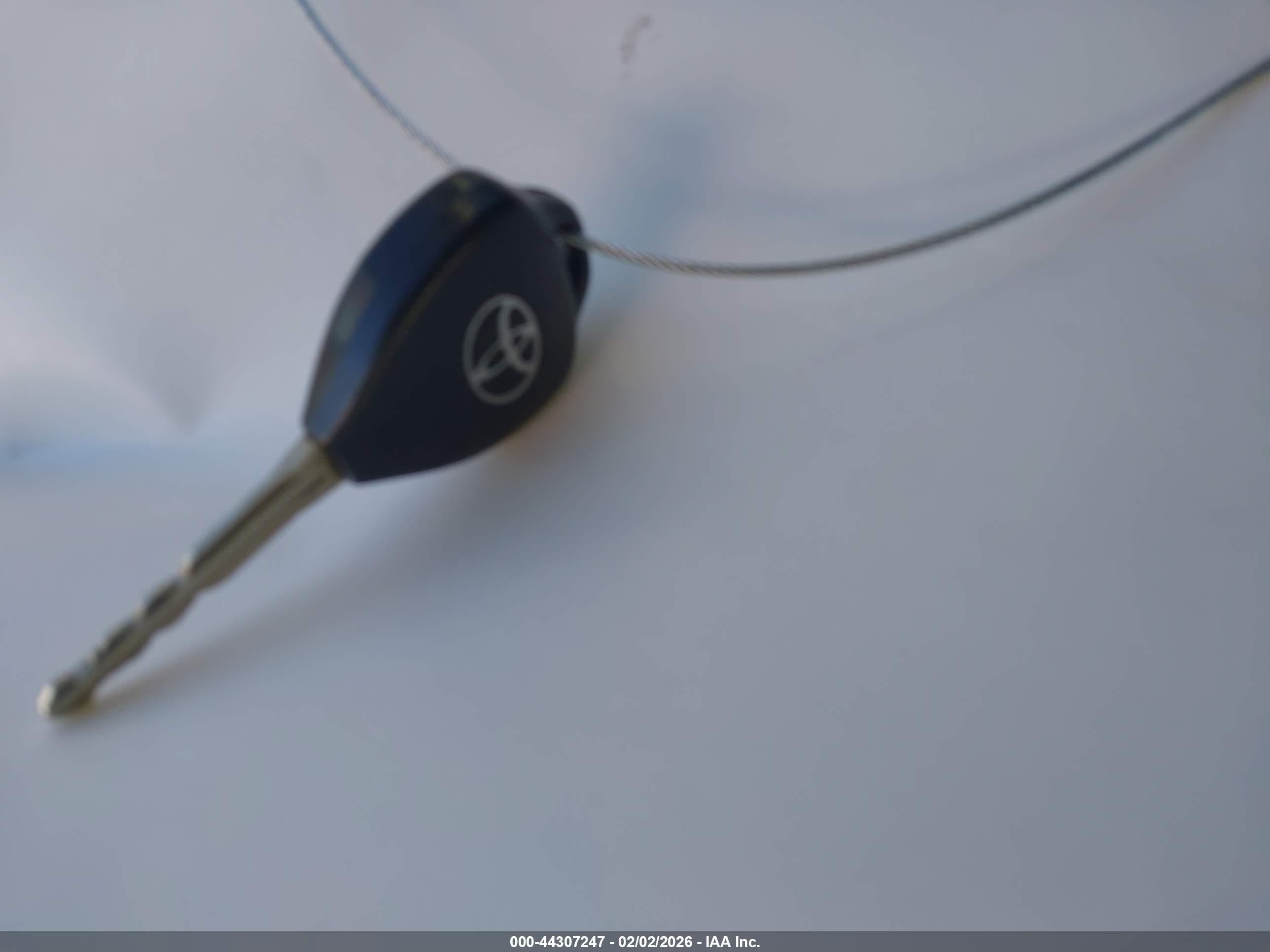 TOYOTA CAMRY image 11