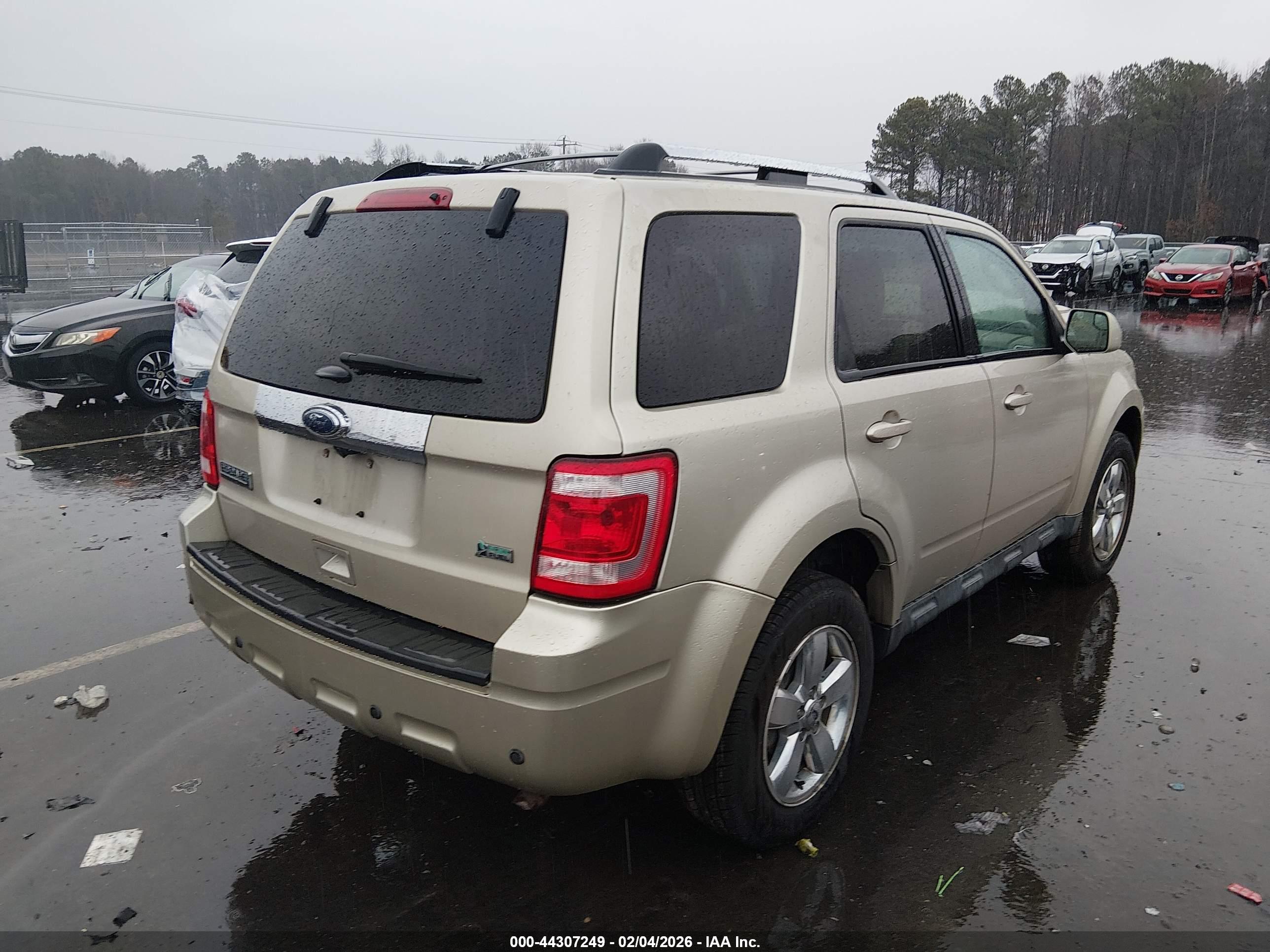 FORD ESCAPE image 4