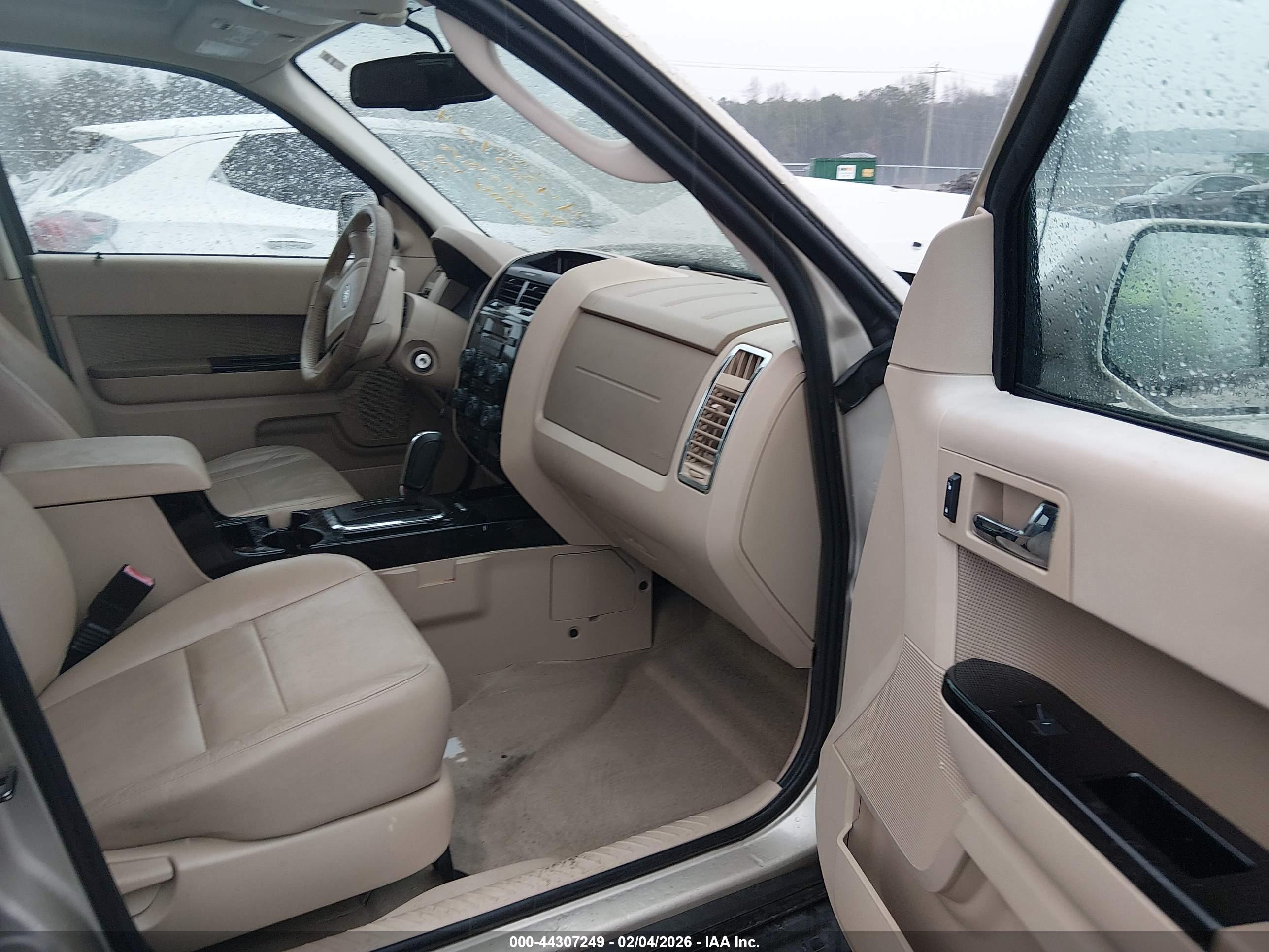 FORD ESCAPE image 5