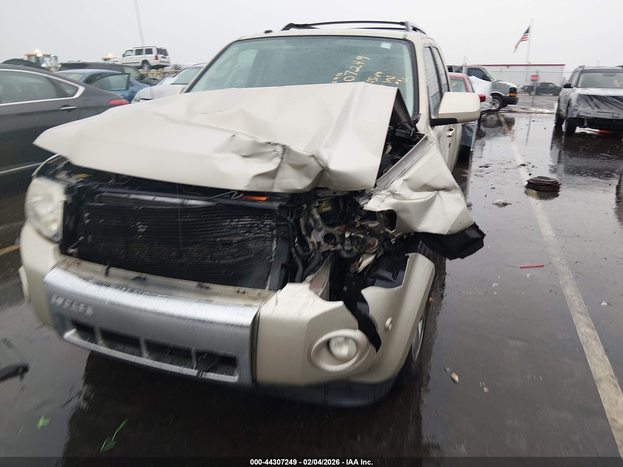 FORD ESCAPE image 6