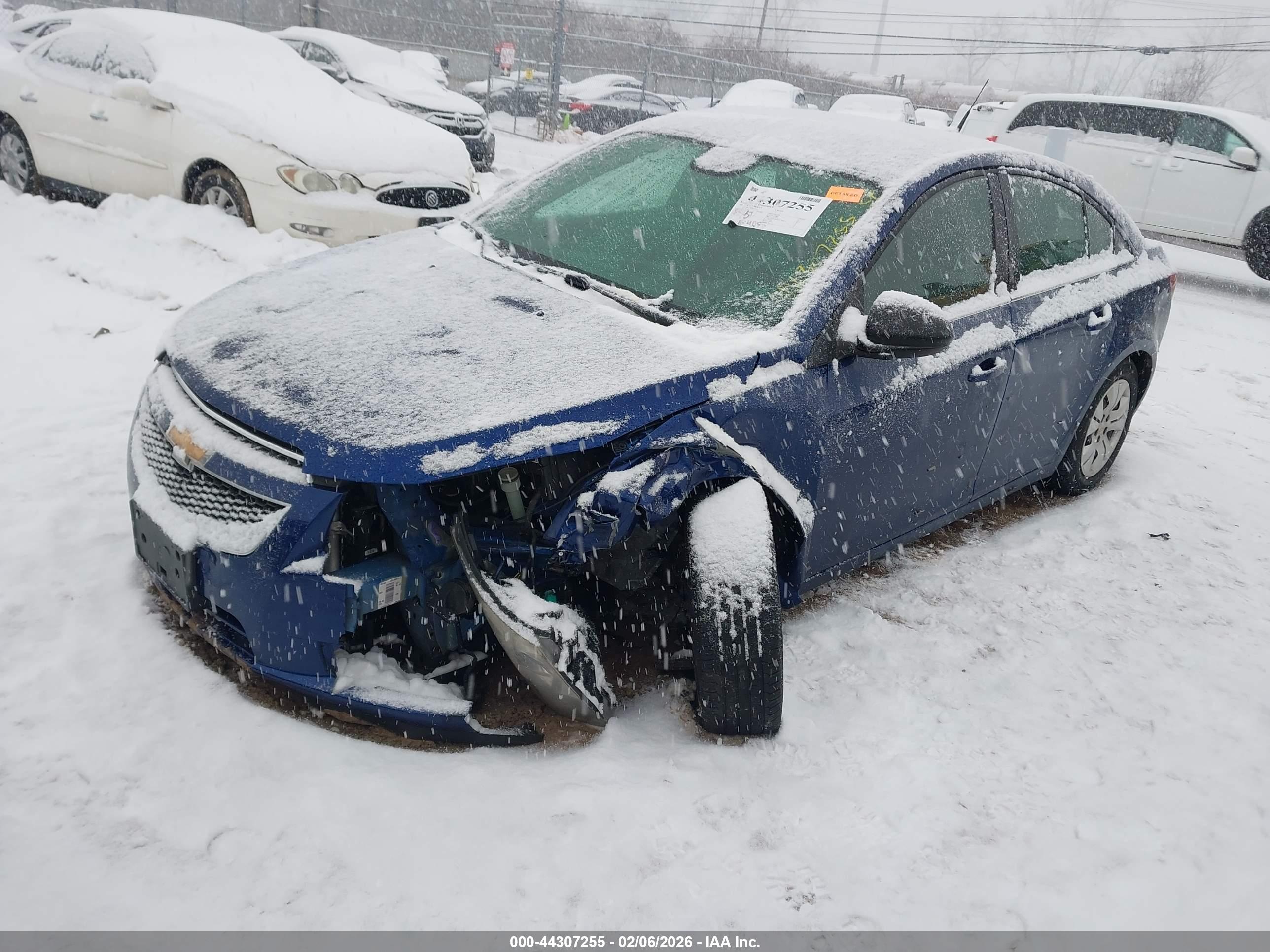 CHEVROLET CRUZE image 2