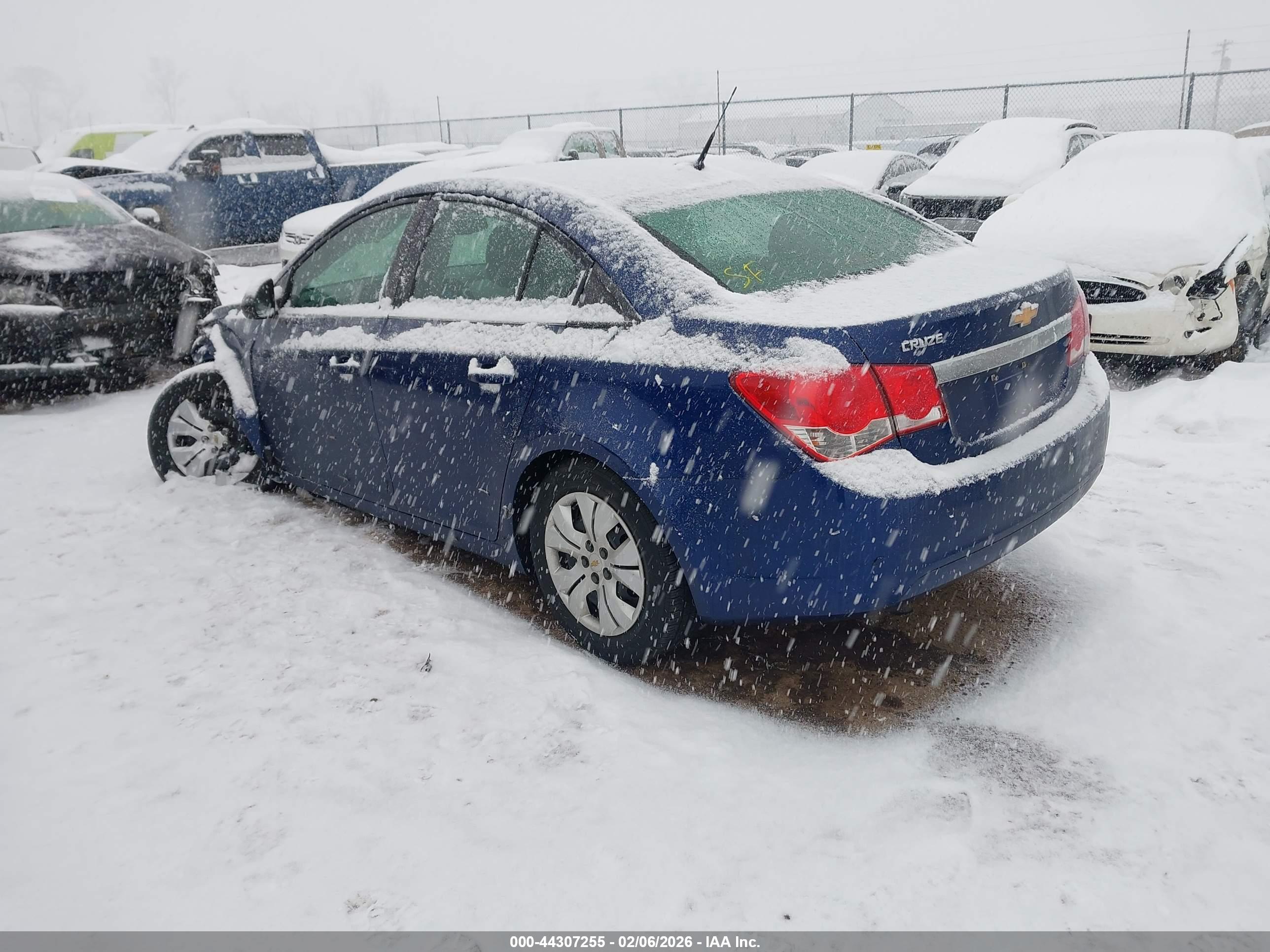 CHEVROLET CRUZE image 3