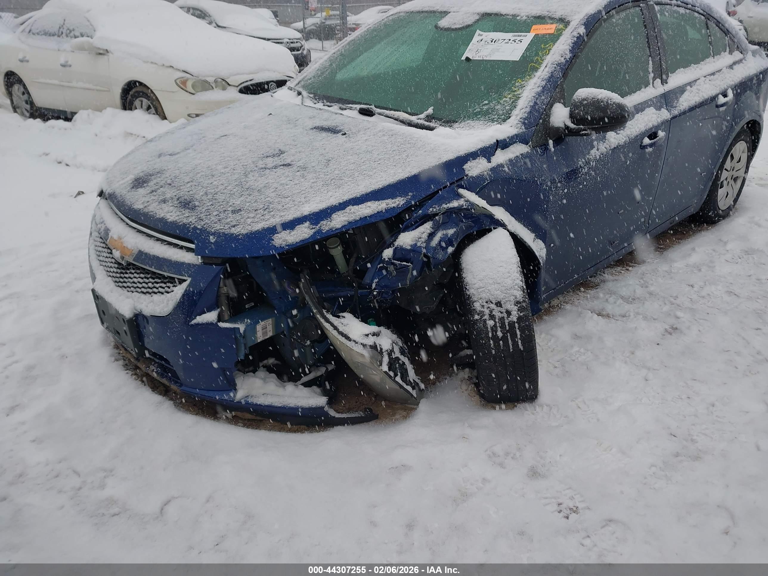 CHEVROLET CRUZE image 6