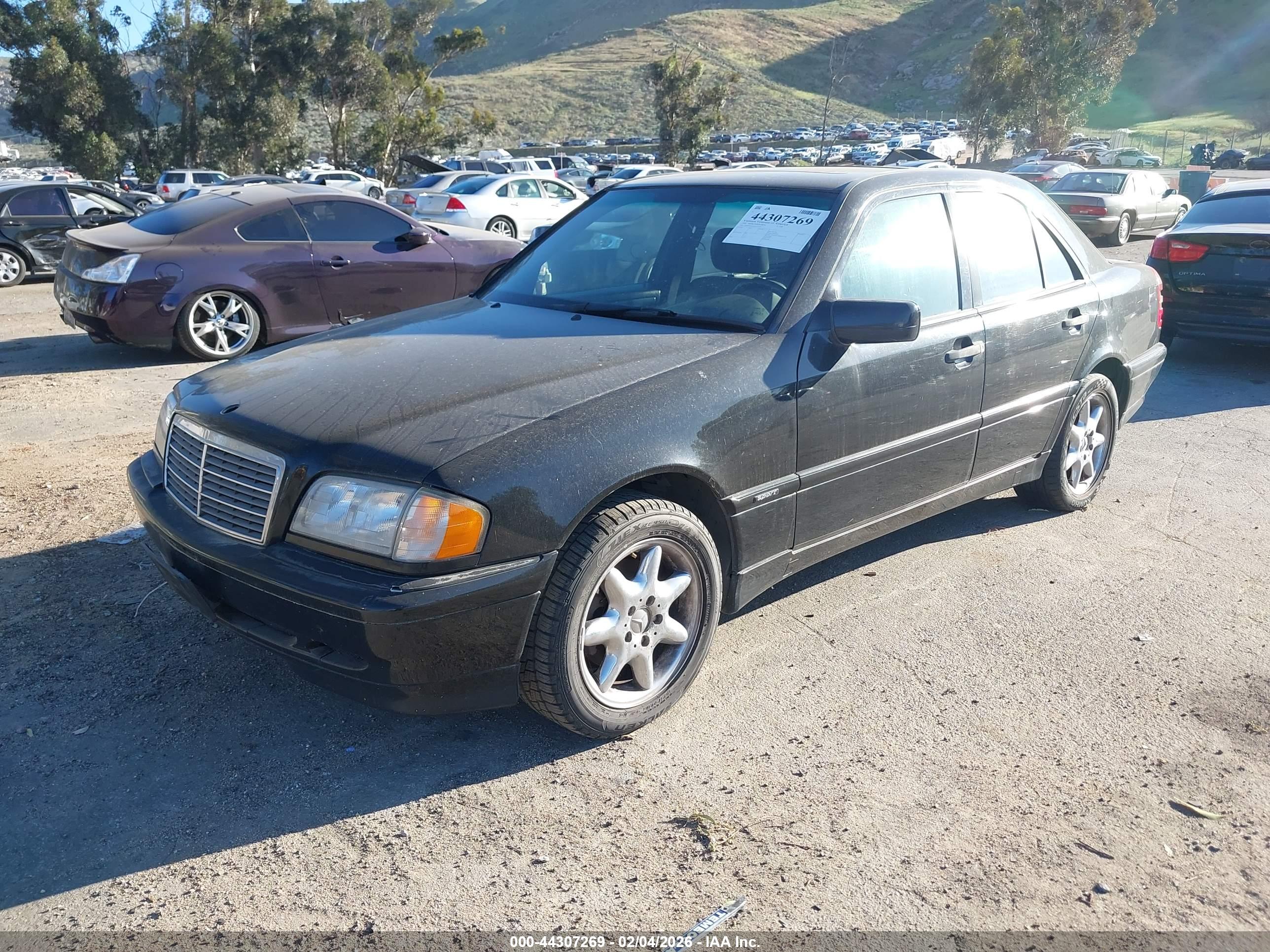 MERCEDES-BENZ C image 2