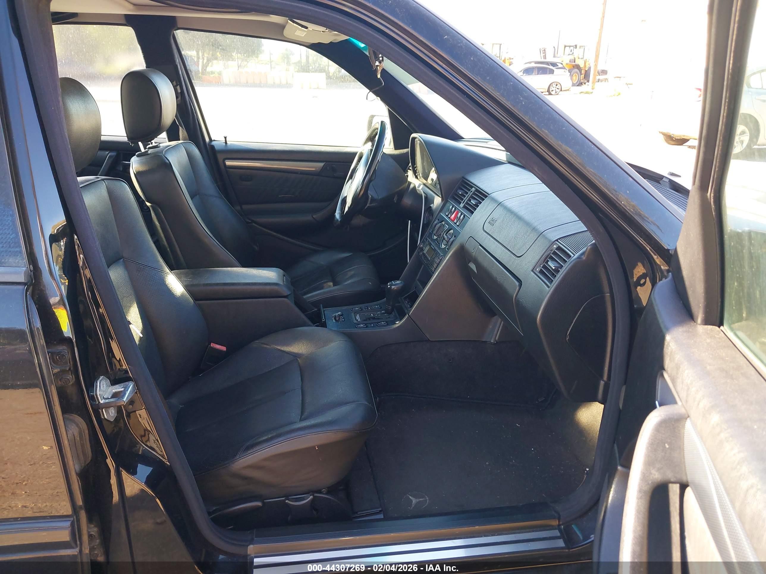 MERCEDES-BENZ C image 5