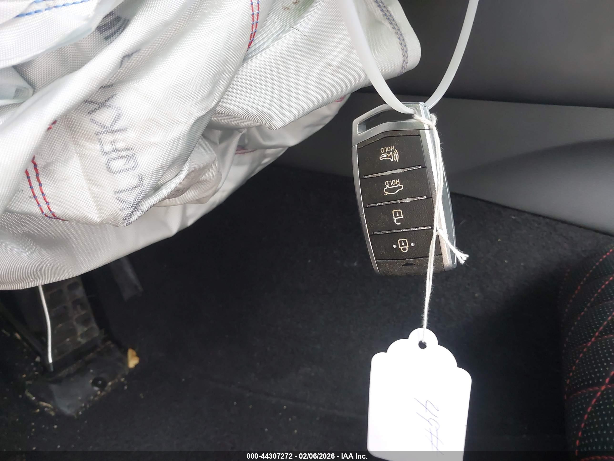 GENESIS G70 image 11
