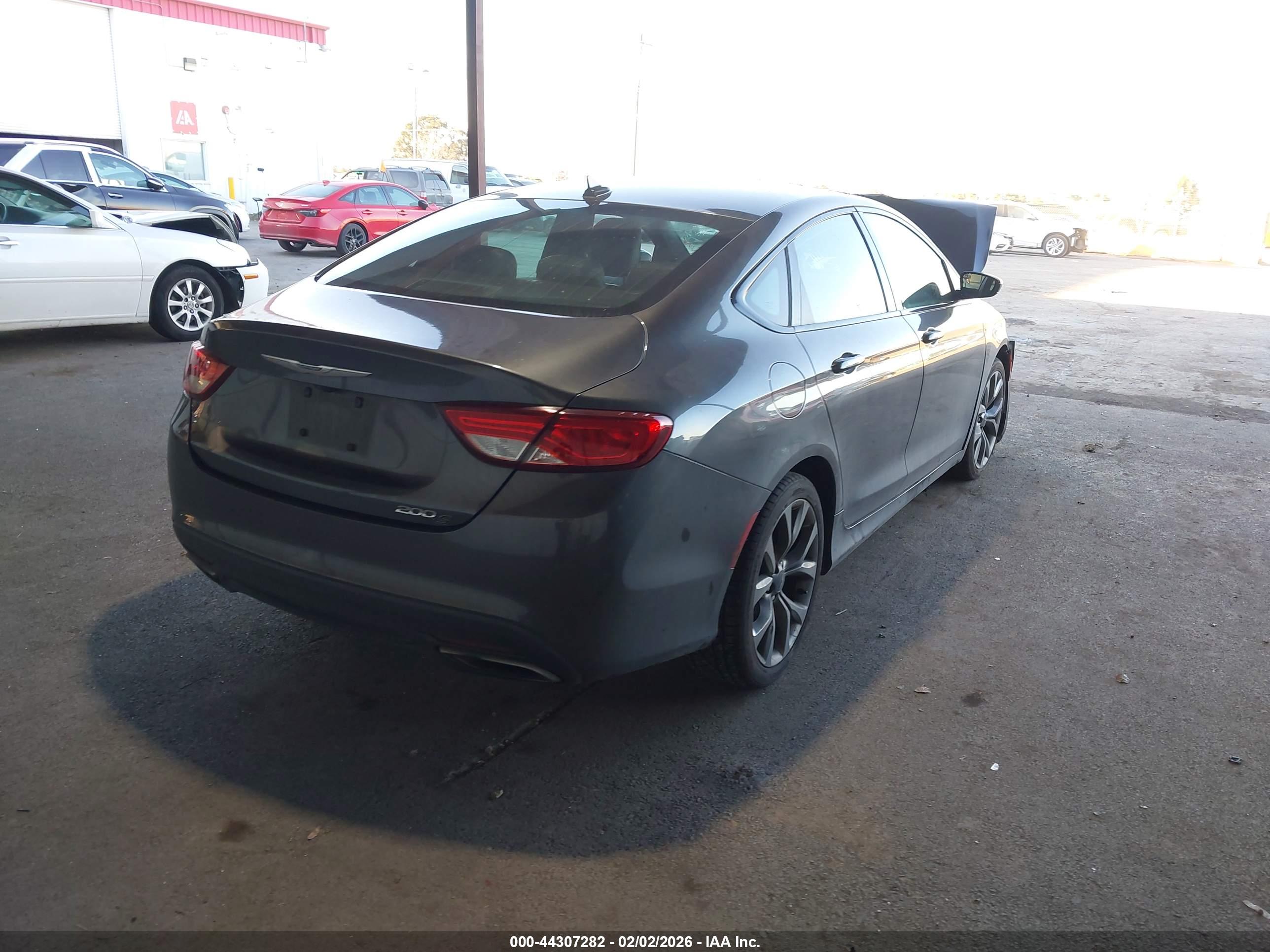 CHRYSLER 200 image 4