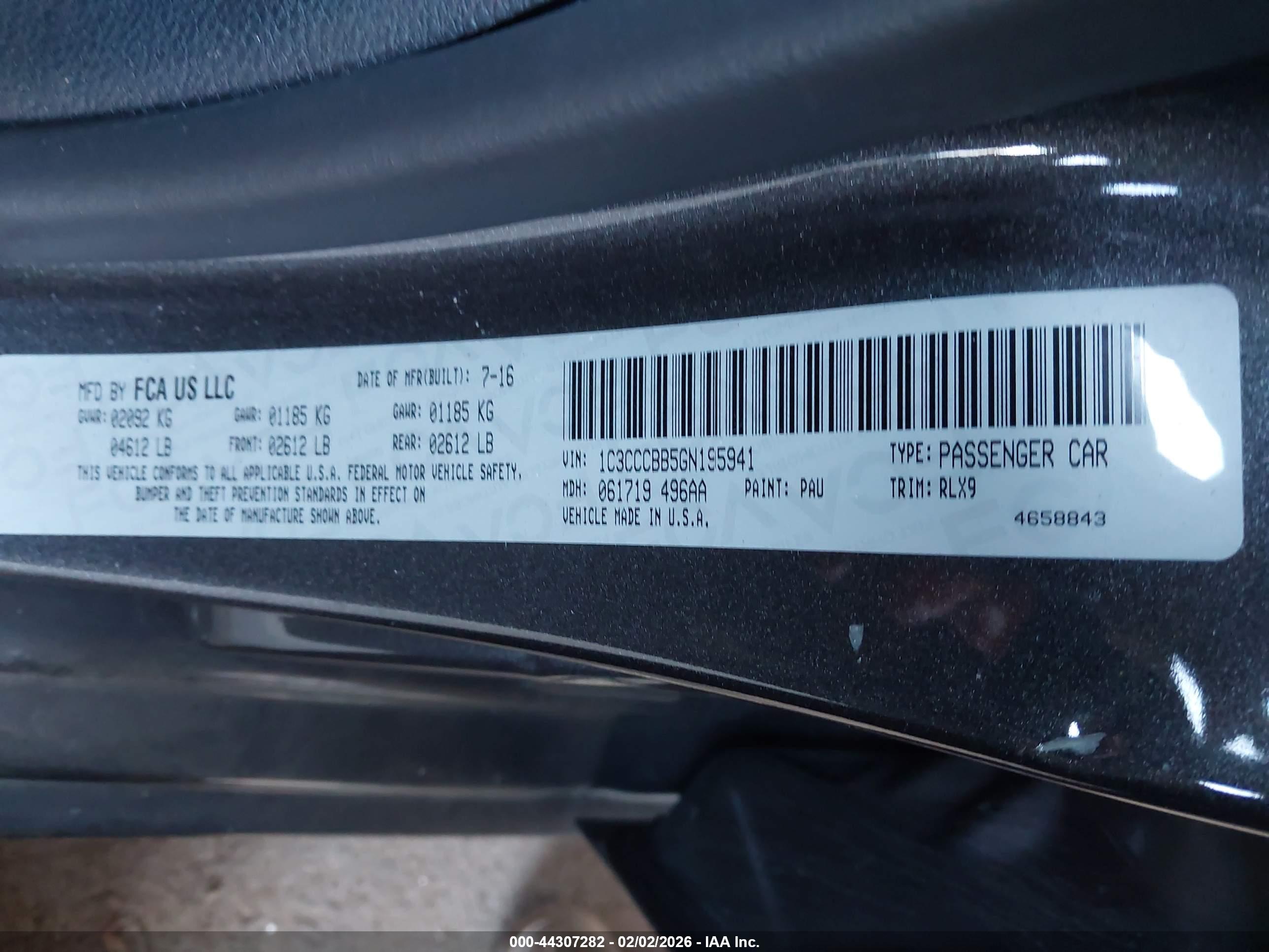 CHRYSLER 200 image 9