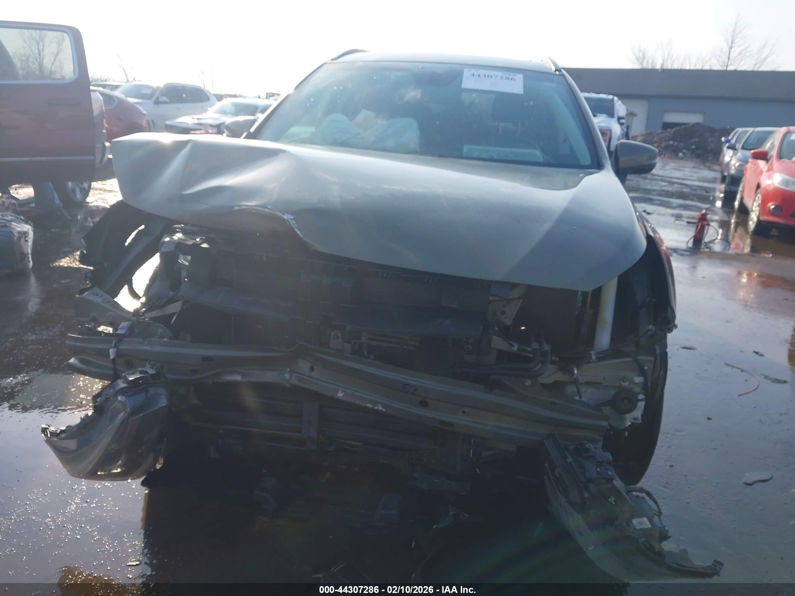 SUBARU OUTBACK image 6