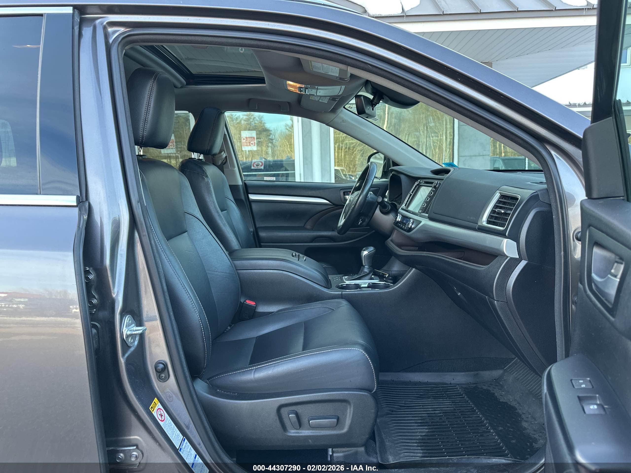 TOYOTA HIGHLANDER image 5