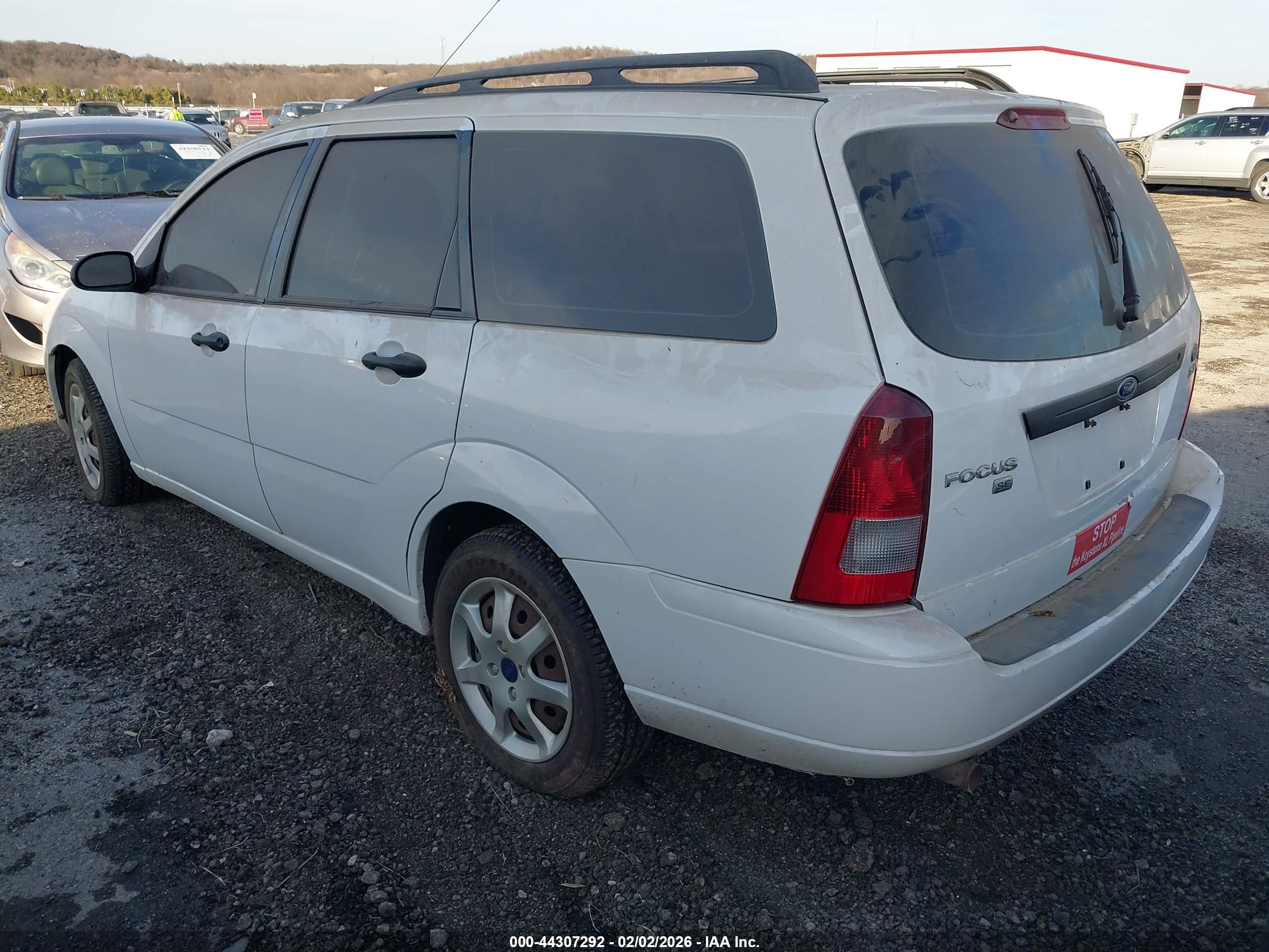 FORD FOCUS image 3