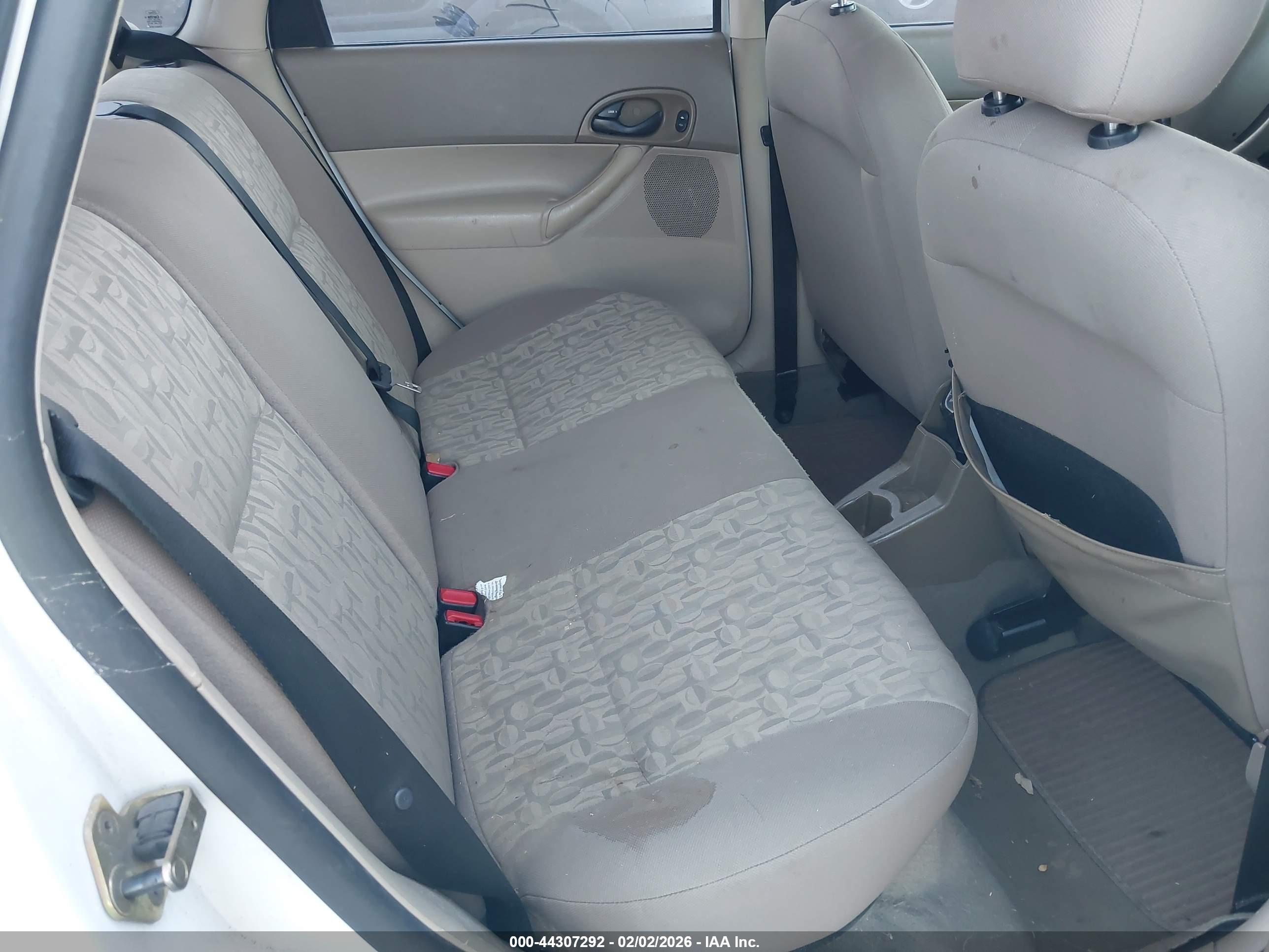 FORD FOCUS image 8