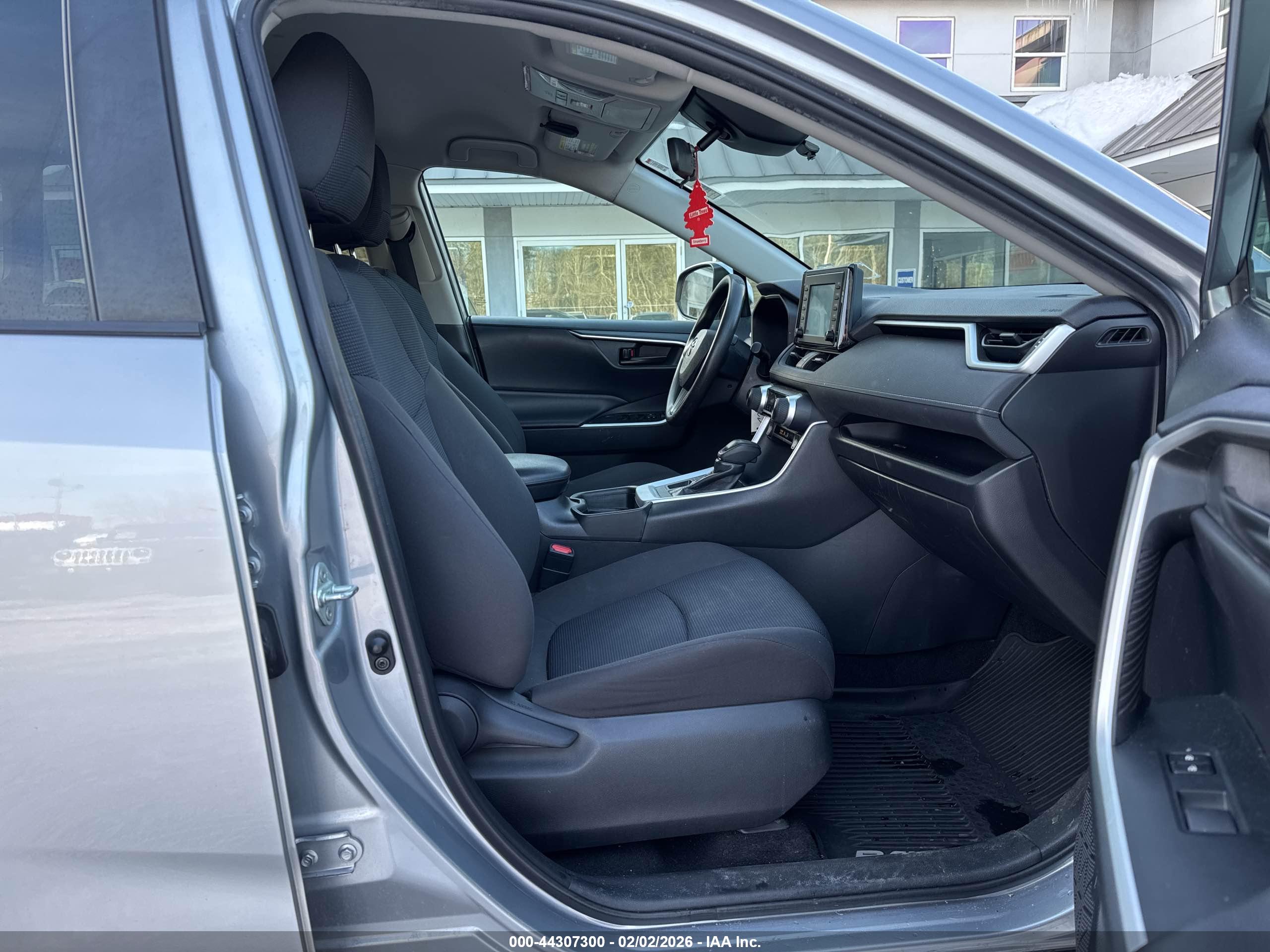 TOYOTA RAV4 image 5