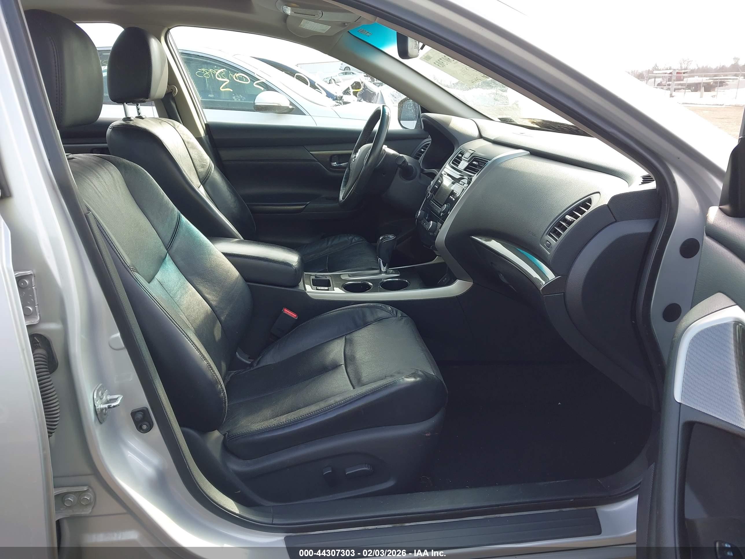 NISSAN ALTIMA image 5