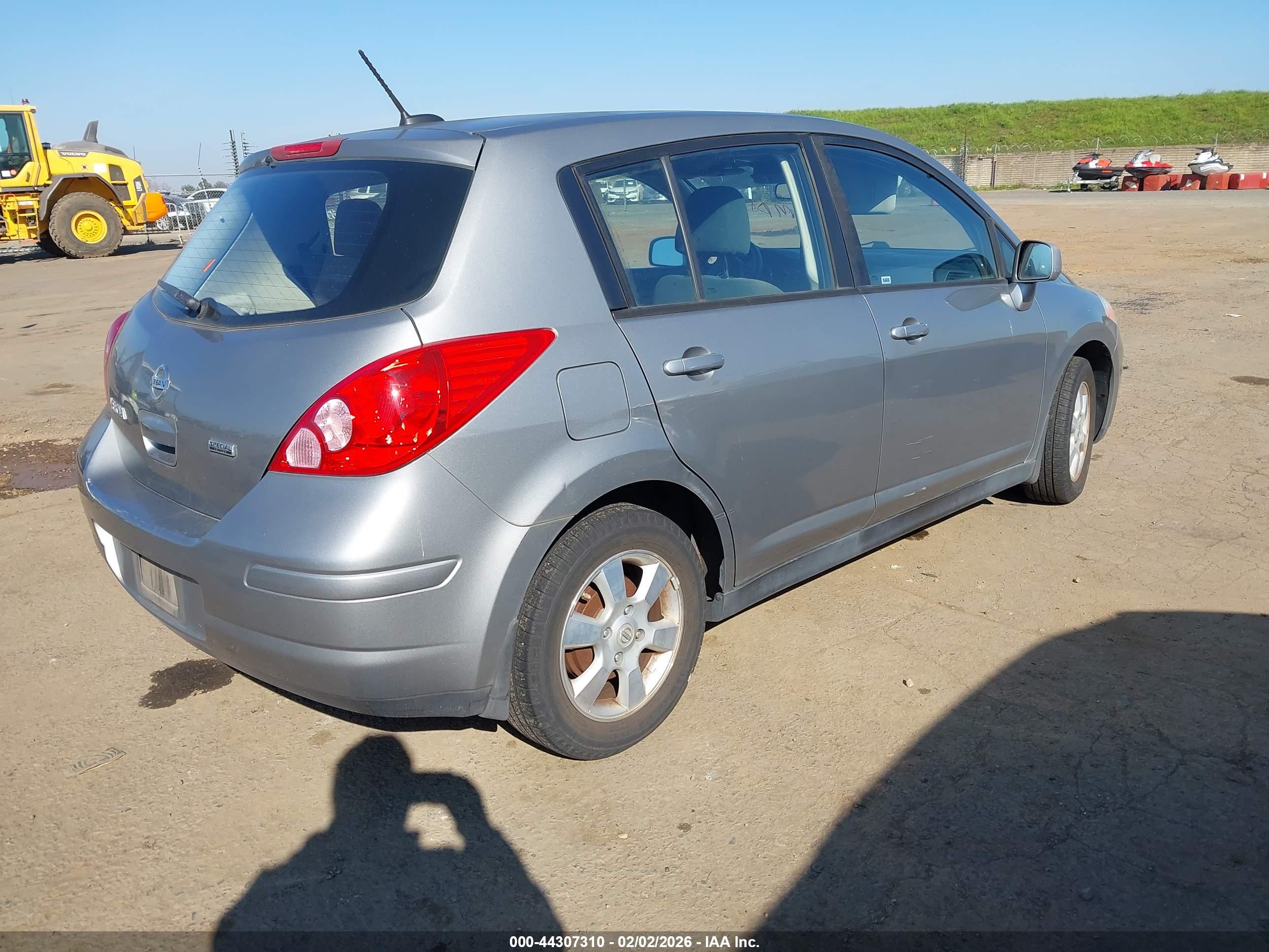 NISSAN VERSA image 4