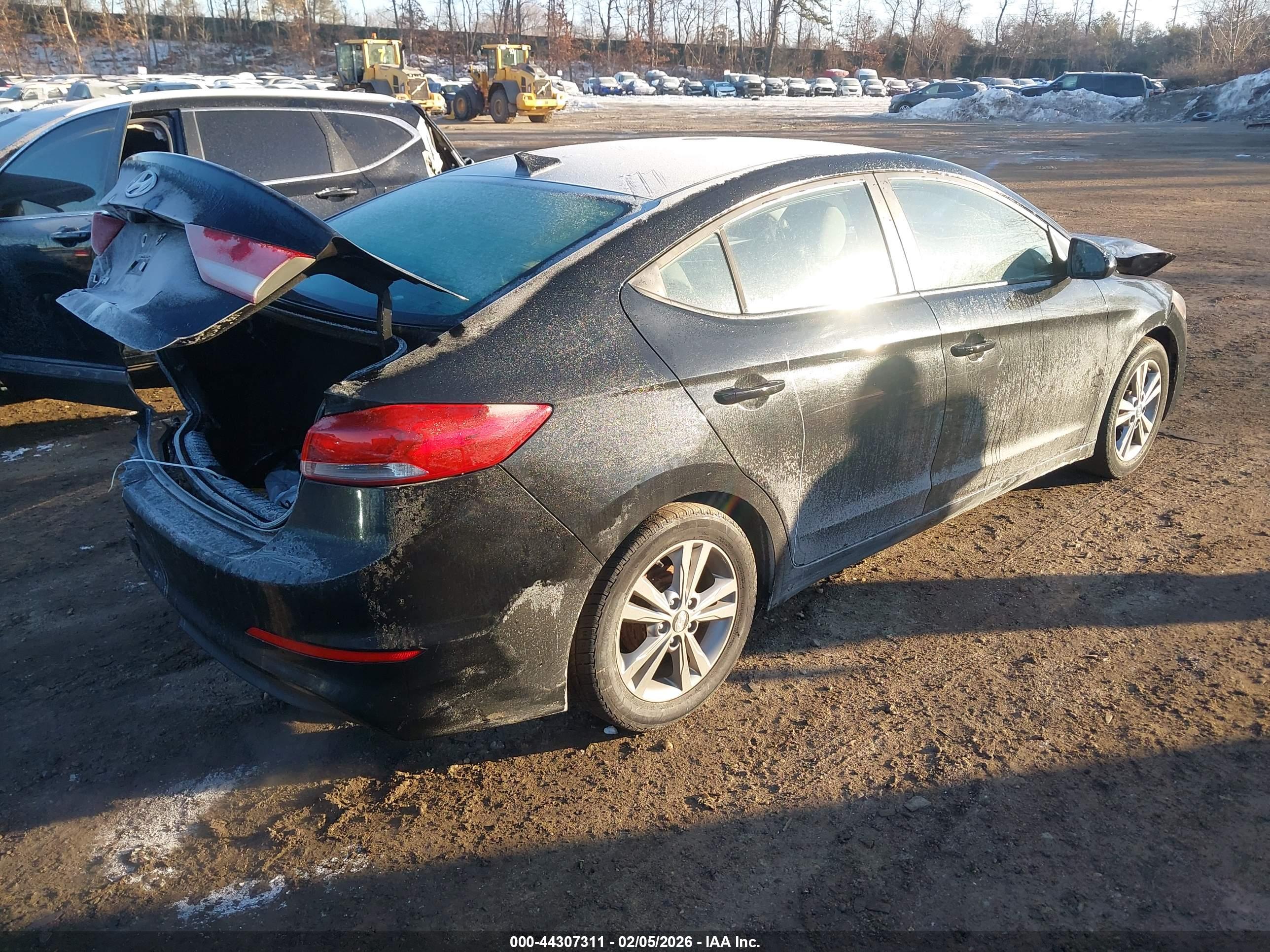 HYUNDAI ELANTRA image 4