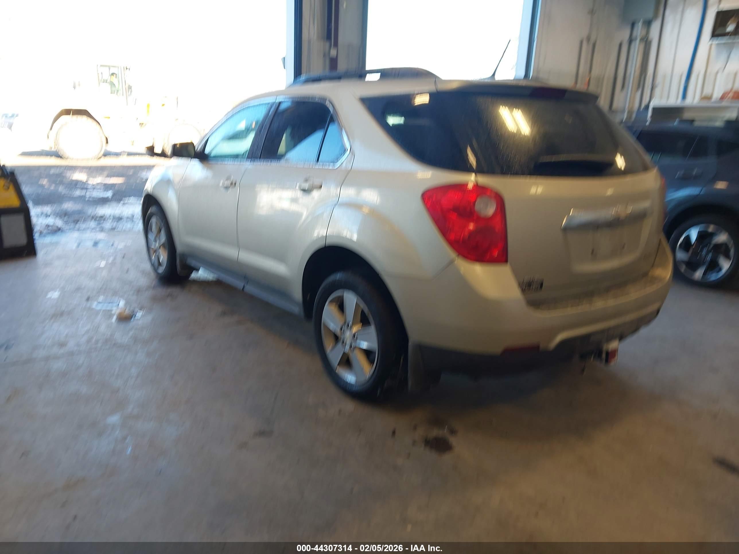 CHEVROLET EQUINOX image 3