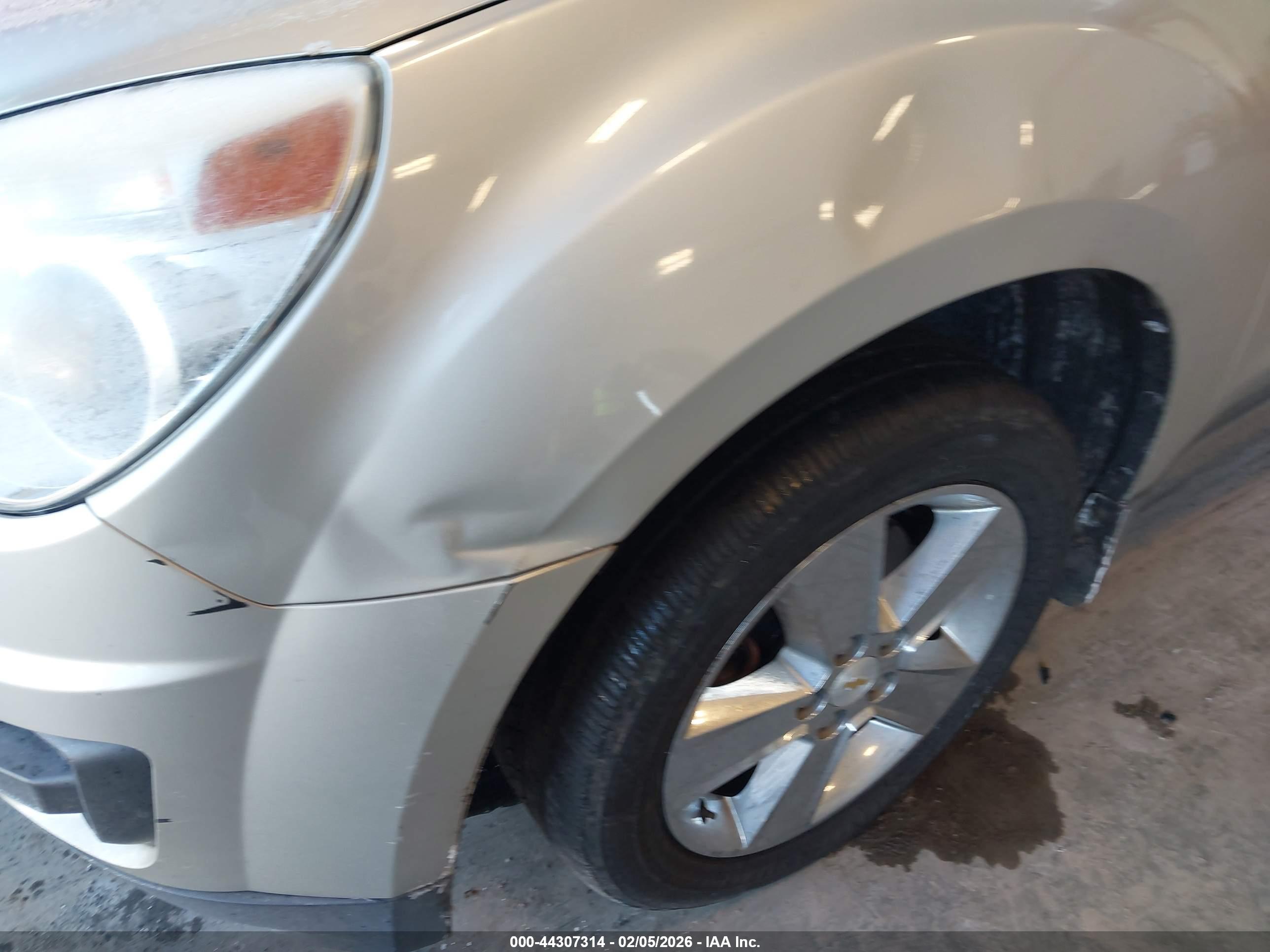 CHEVROLET EQUINOX image 6